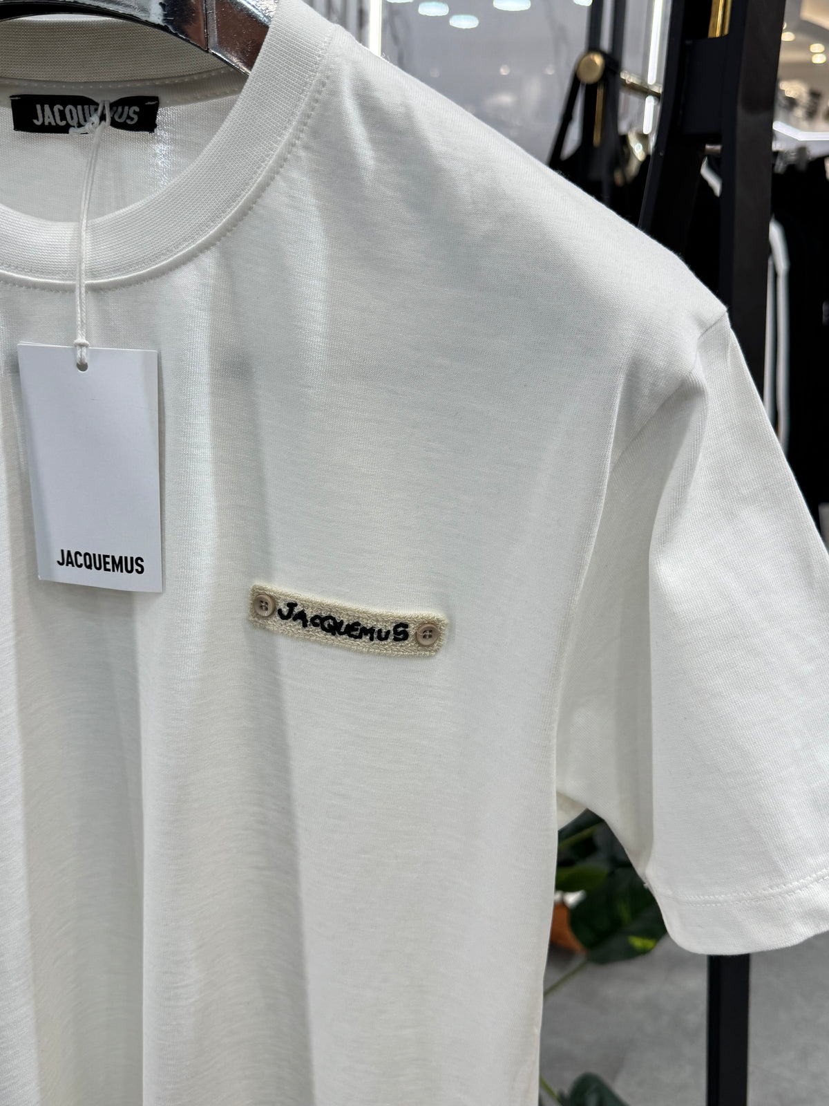 JACQUEMUS Logo Label T-Shirt – Off-White / Cream - NEW1962