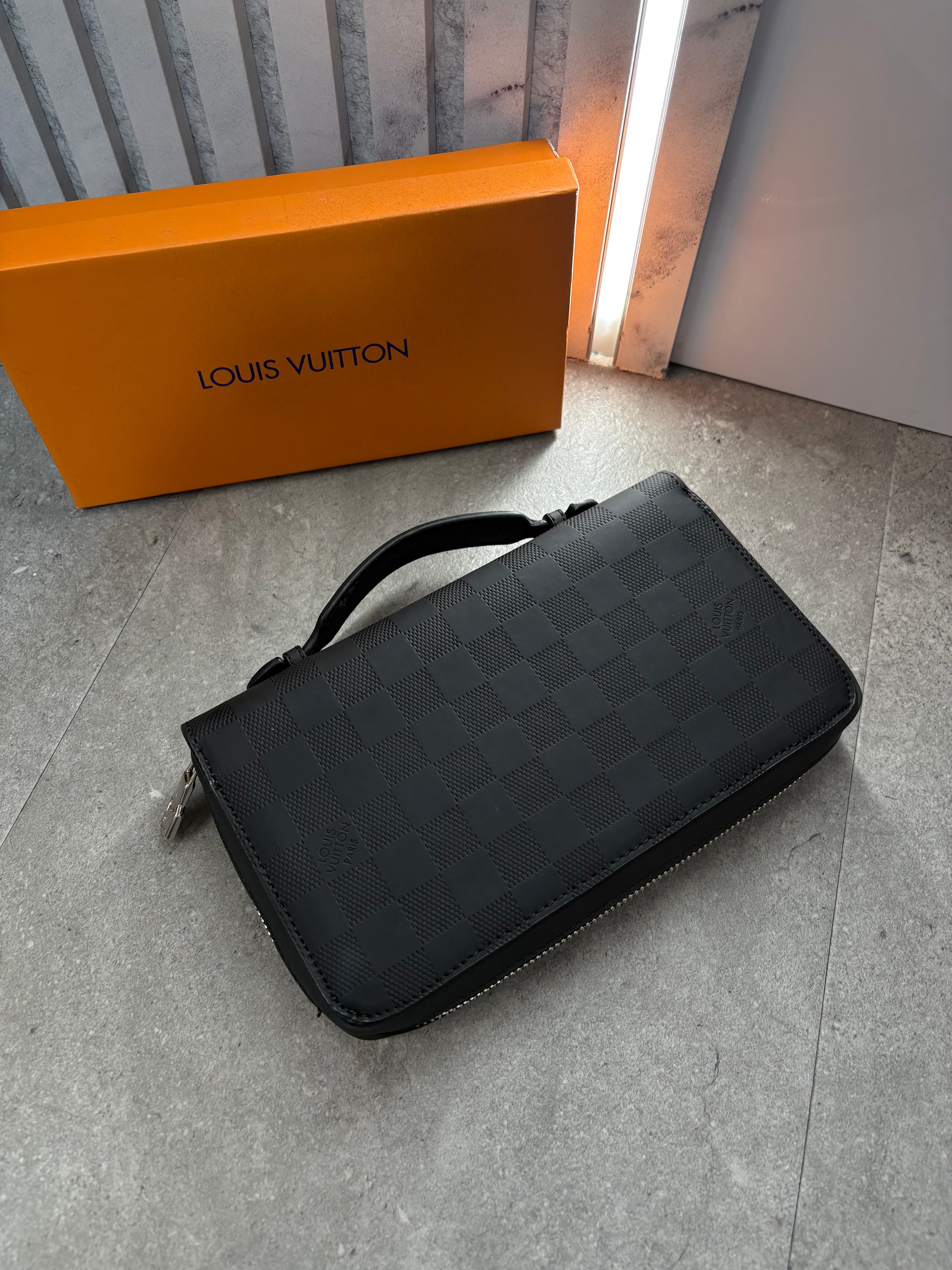 ΠΟΡΤΟΦΟΛΙ ΧΕΙΡΟΣ LOUIS VUITTON - NEW1385