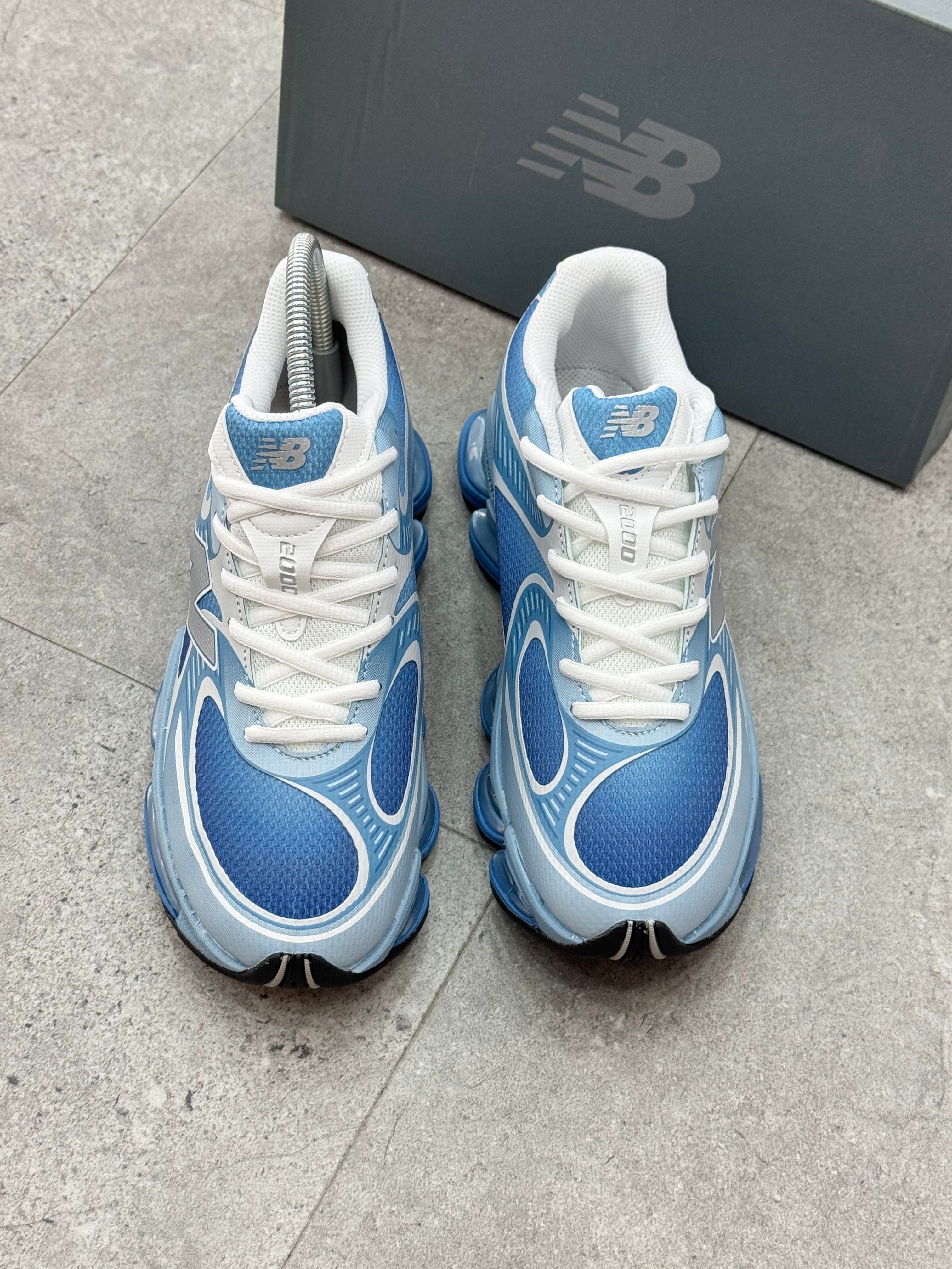 NEW BALANCE 2000 – Light Blue / Royal Blue - NEW1809