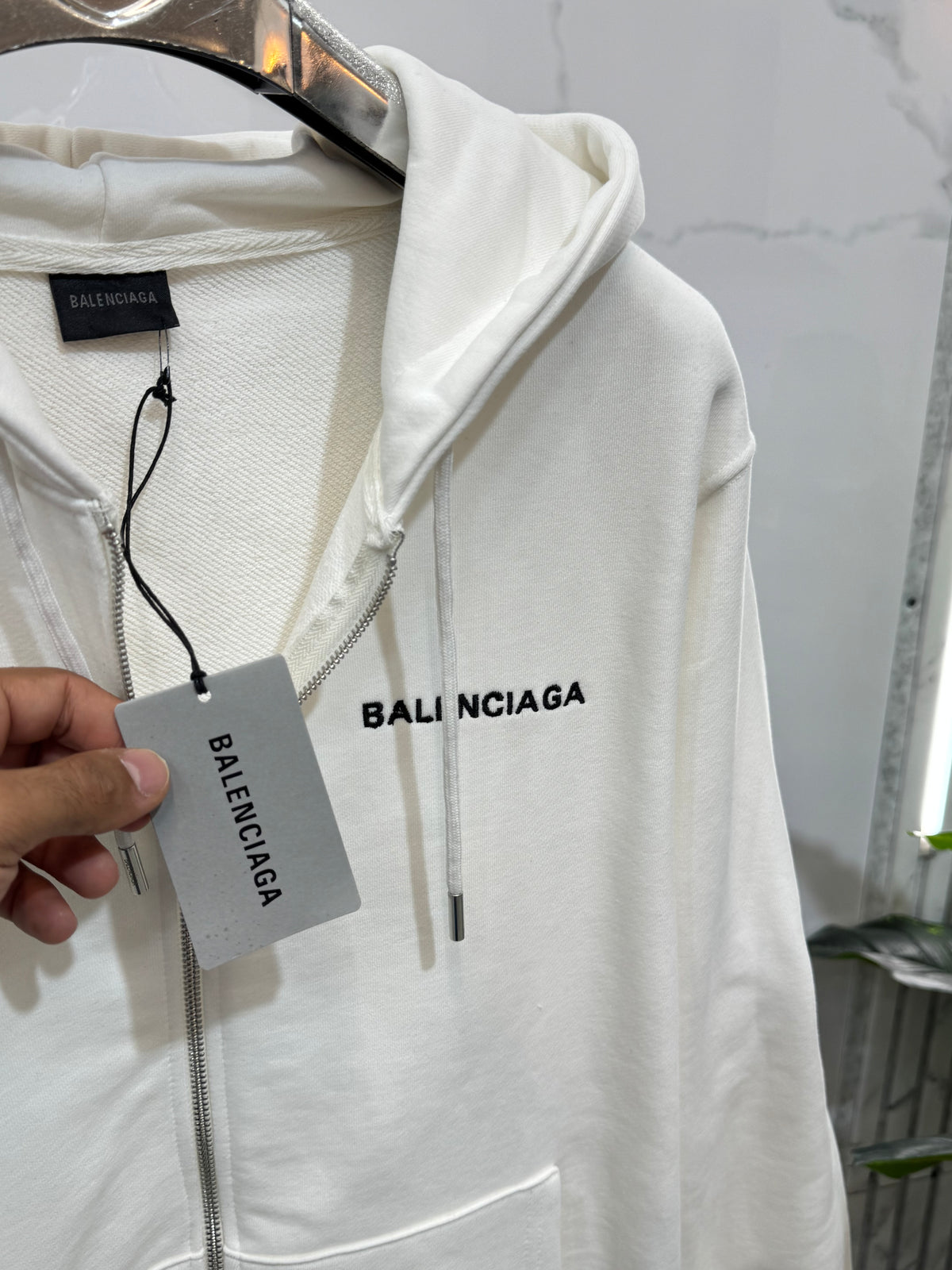 BALENCIAGA Crest Patch Zip-Up Hoodie – White - NEW1939