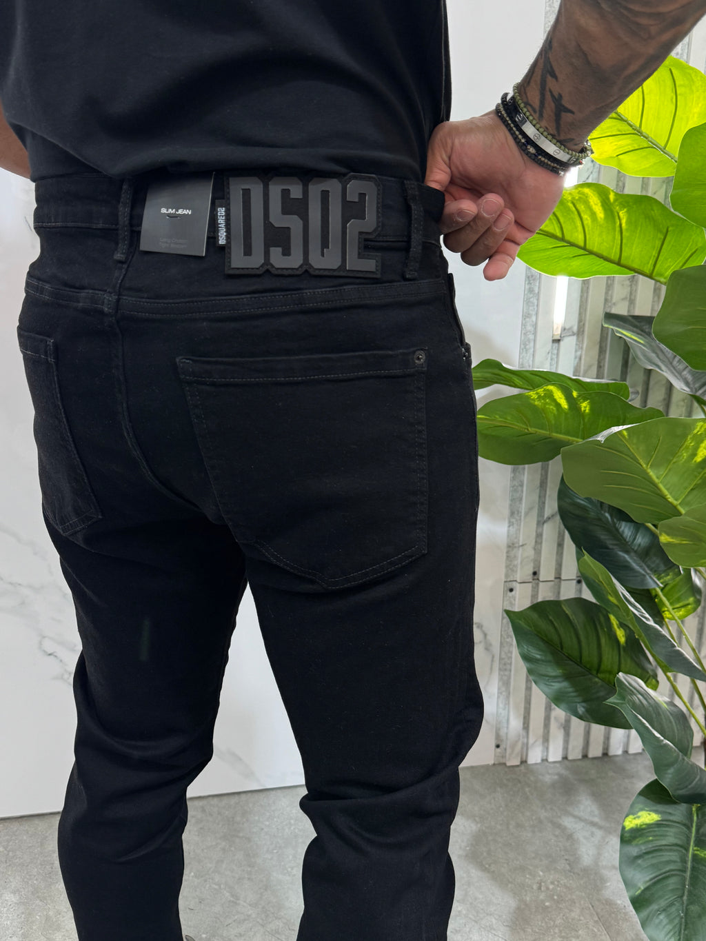 Slim Fit Clean Denim – Solid Black - NEW1890