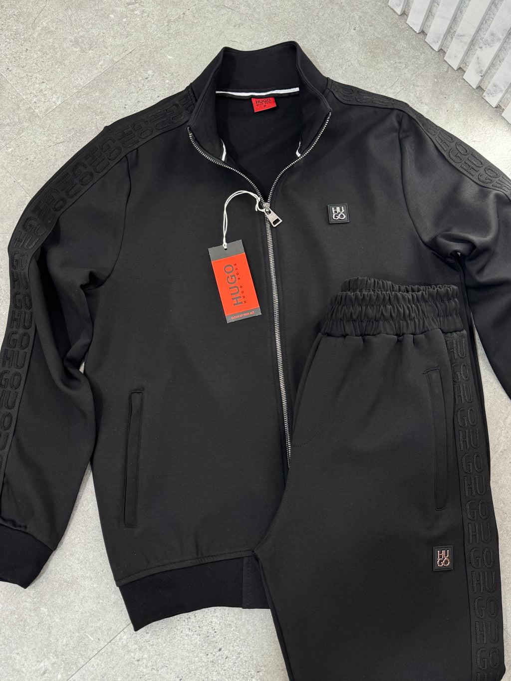 OUTFIT SET HUGO BOSS - NEW1237