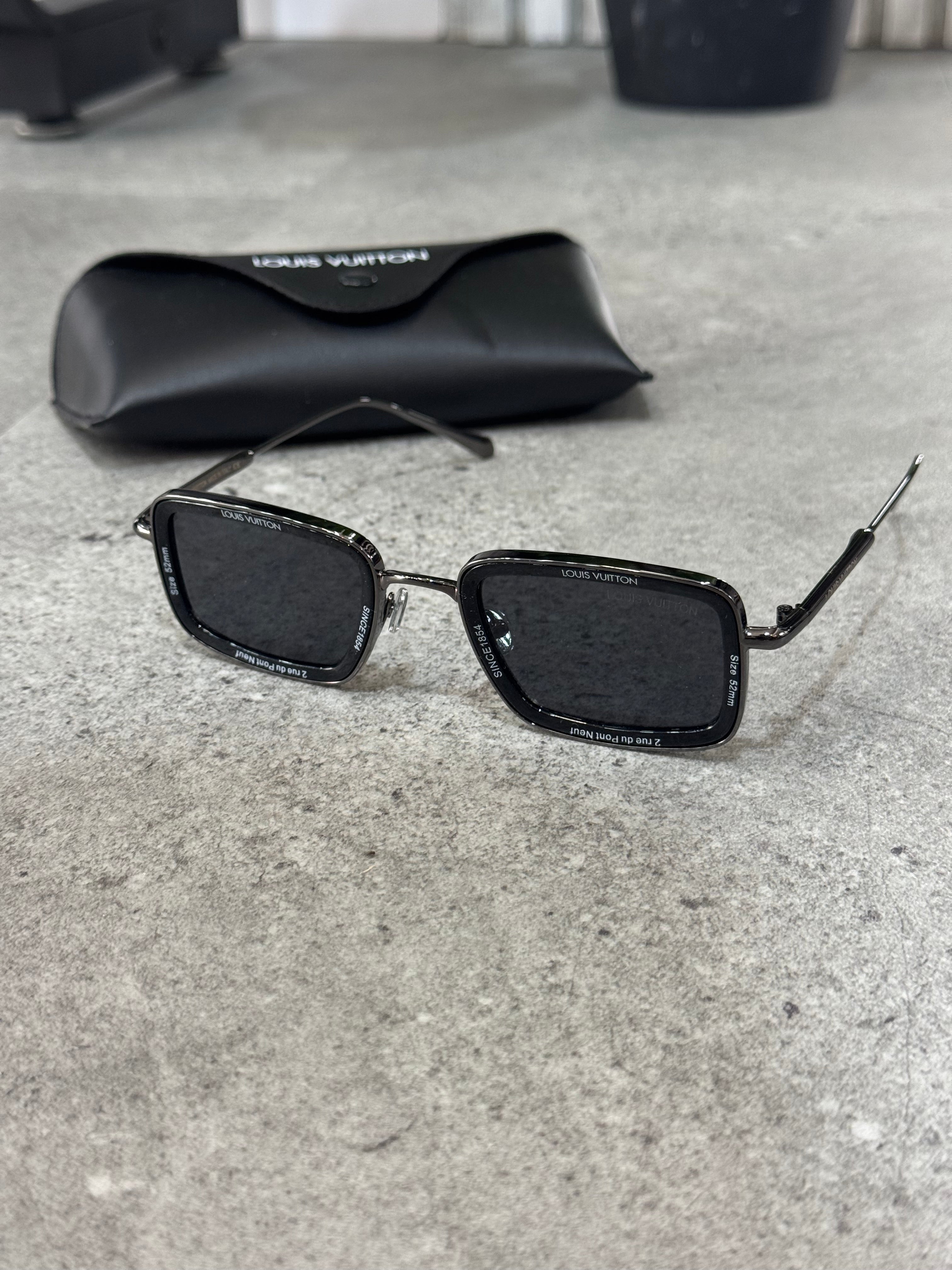 LOUIS VUITTON SUNGLASSE - NEW1711