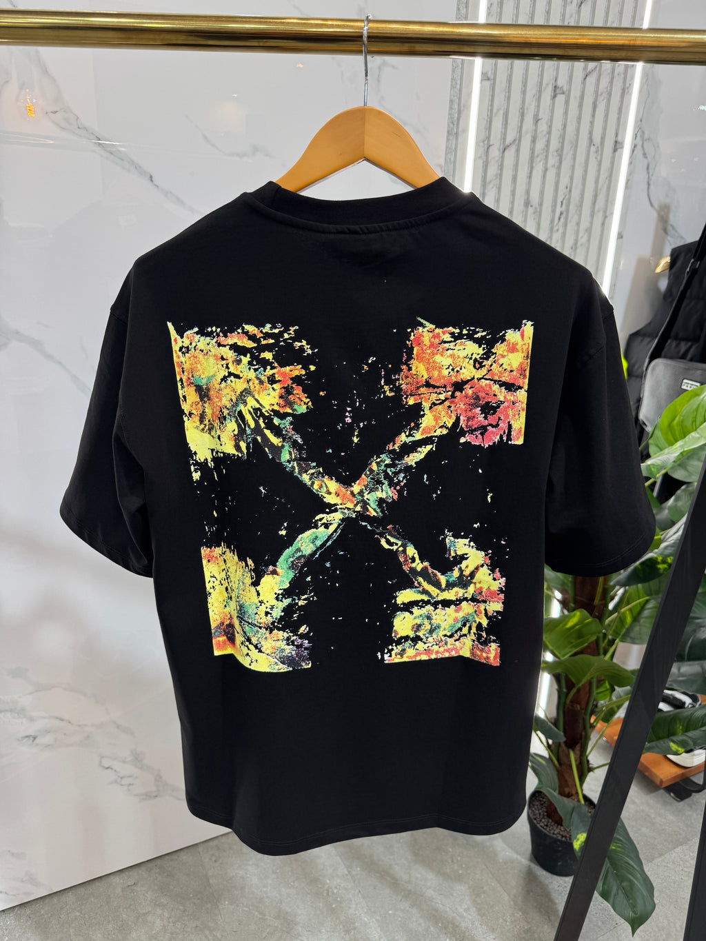 OFF-WHITE Colorful Arrows Graphic T-Shirt – Black - NEW1897