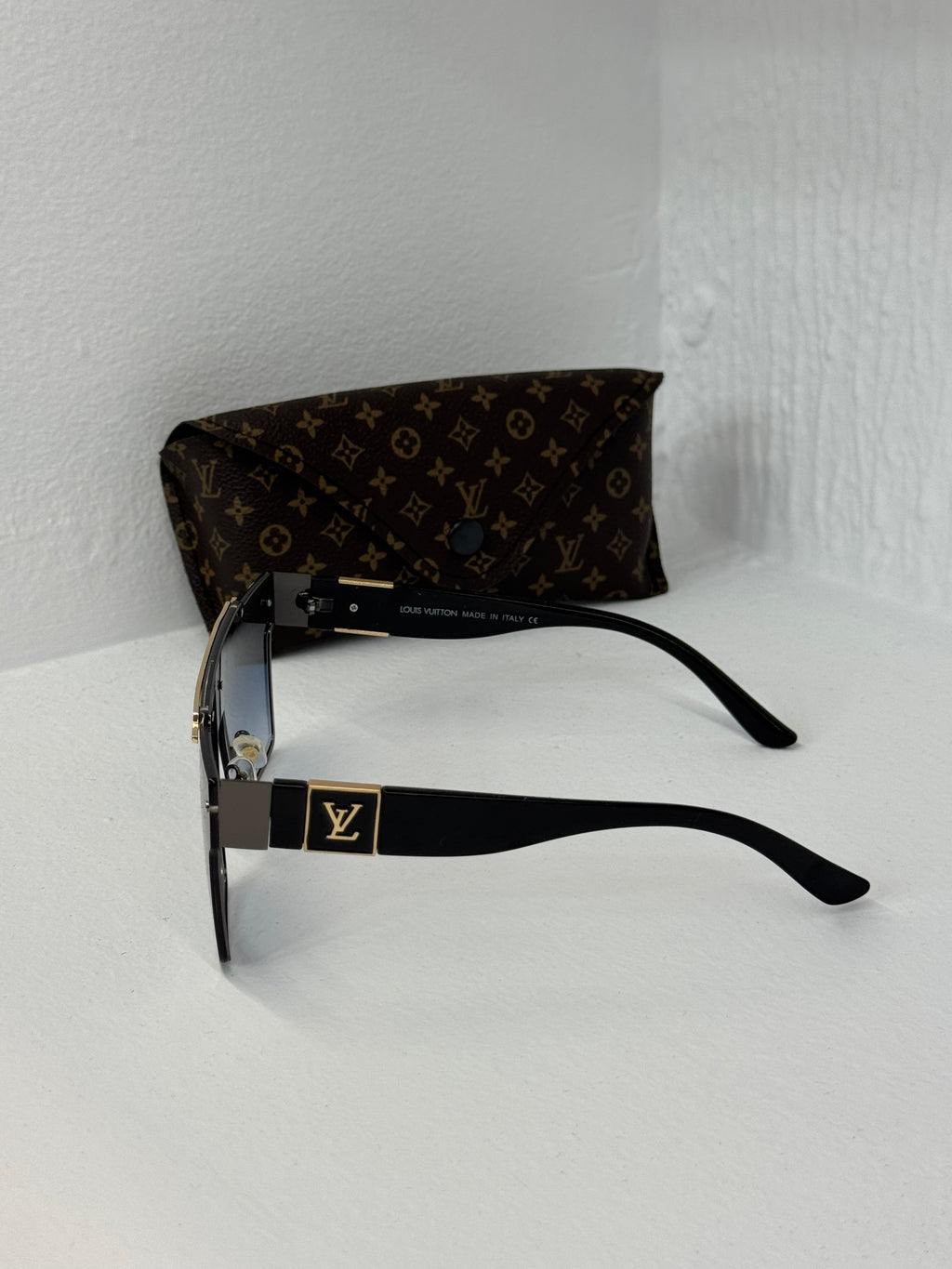 LOUIS VUITTON SUNGLASSE - NEW1247
