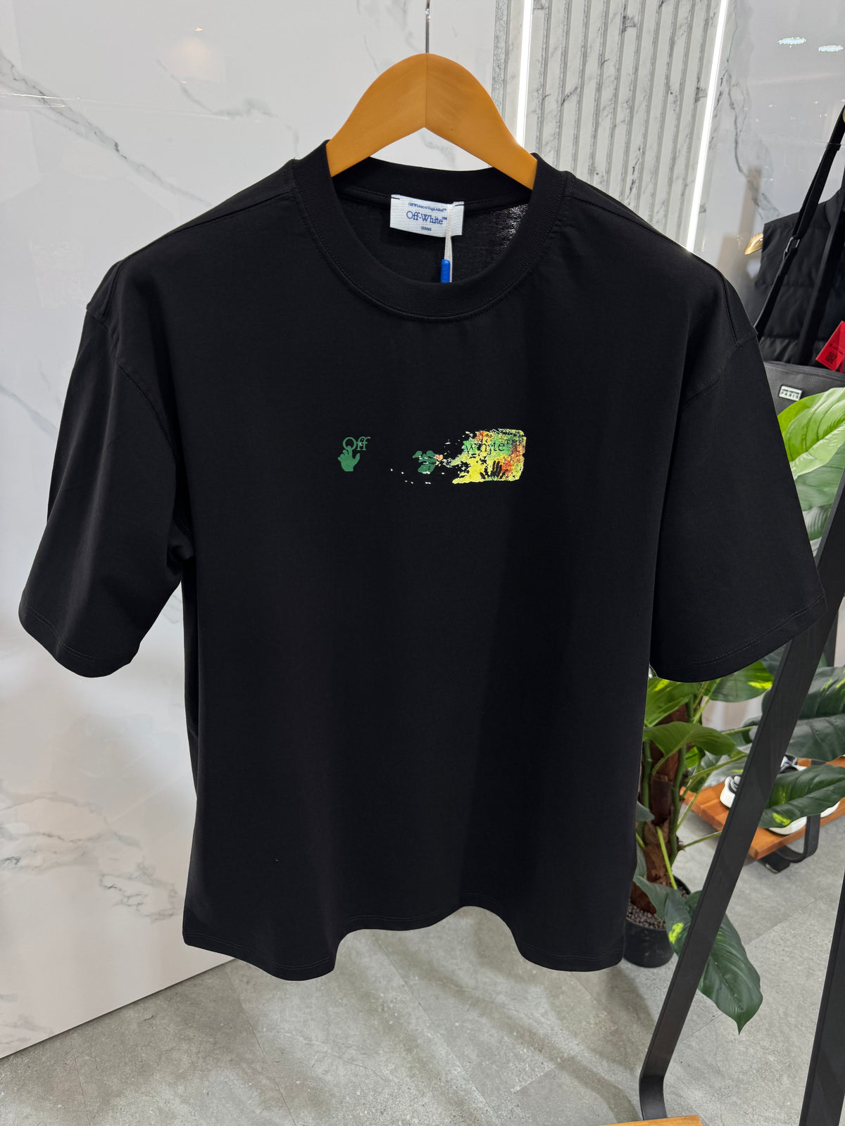 OFF-WHITE Colorful Arrows Graphic T-Shirt – Black - NEW1897
