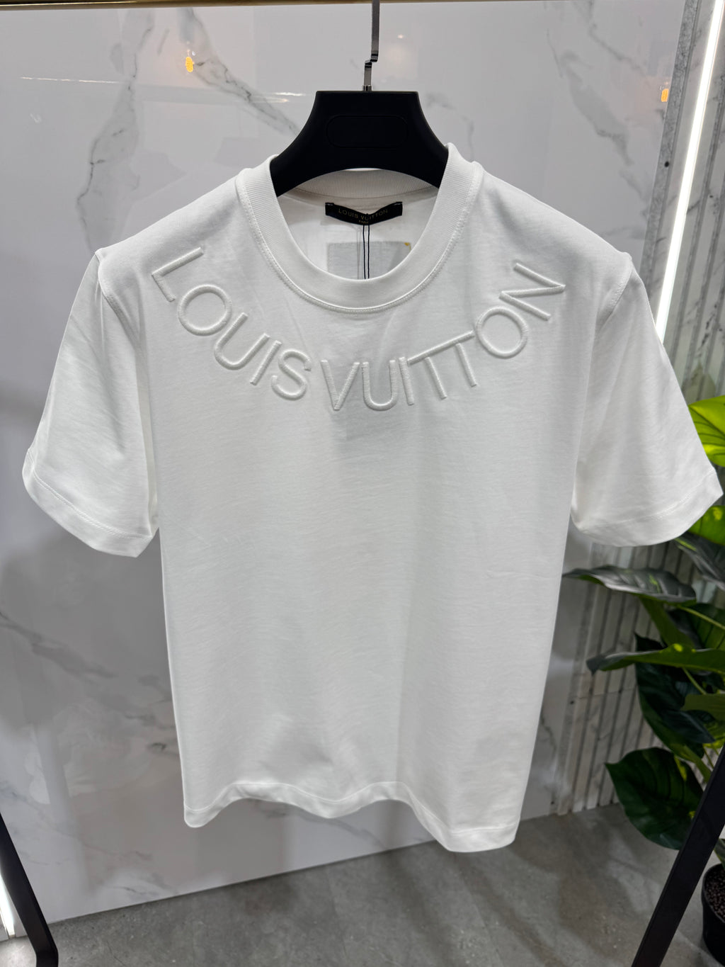 LOUIS VUITTON Curved Embossed Logo T-Shirt – White - NEW1921