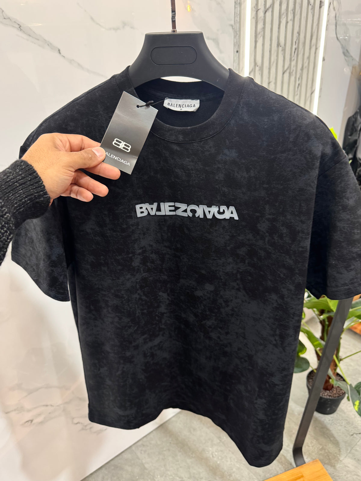 BALENCIAGA Acid-Wash Mirrored Logo T-Shirt – Black - NEW1919