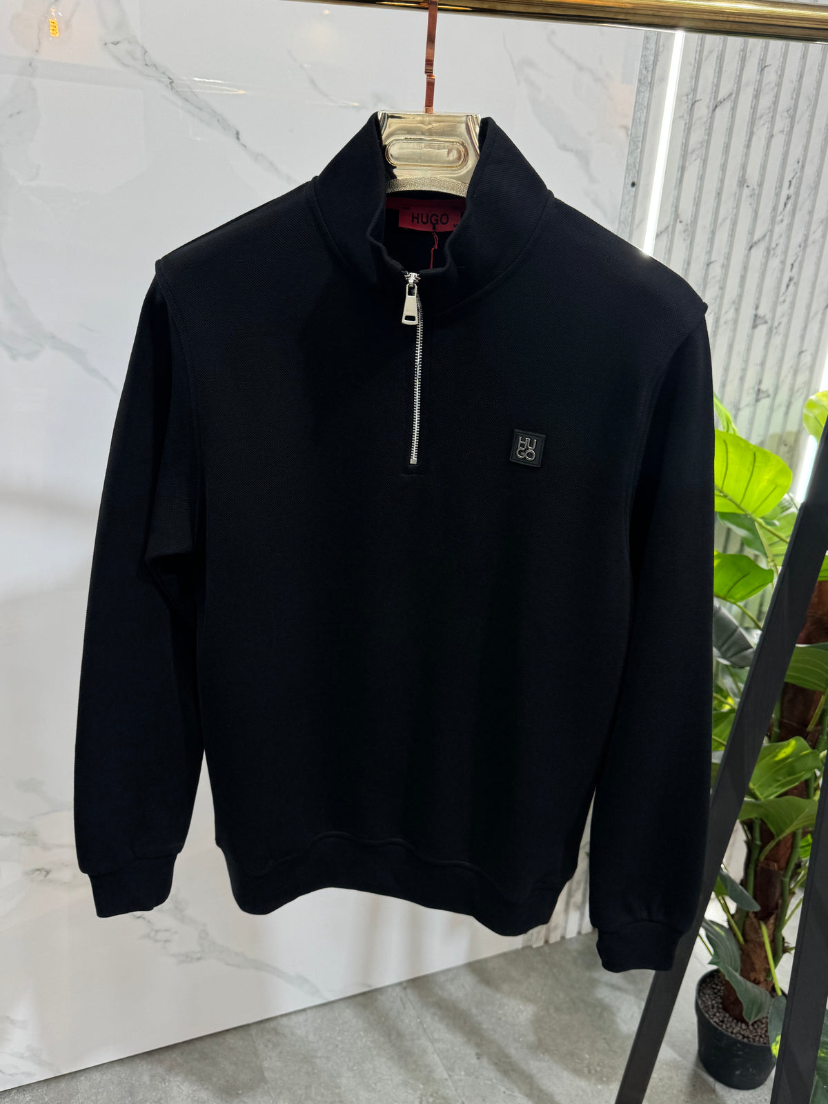 HUGO BOSS Stacked Logo Patch Half-Zip Sweatshirt – Black - NEW1948
