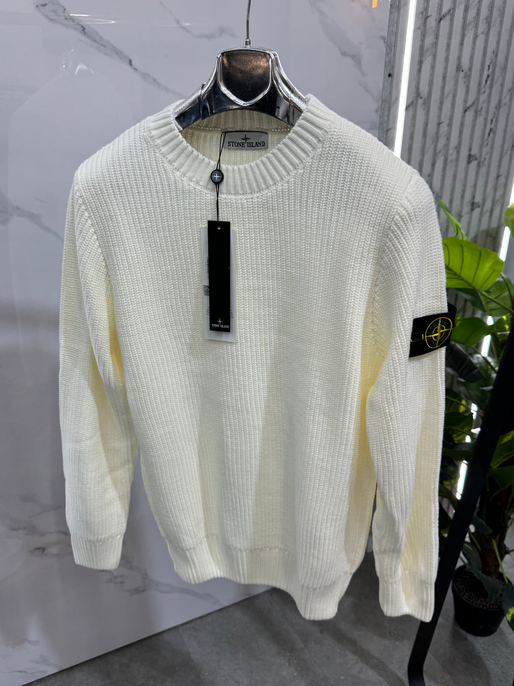 STONE ISLAND Ribbed Knit Compass Badge Sweater – Off-White - NEW1954