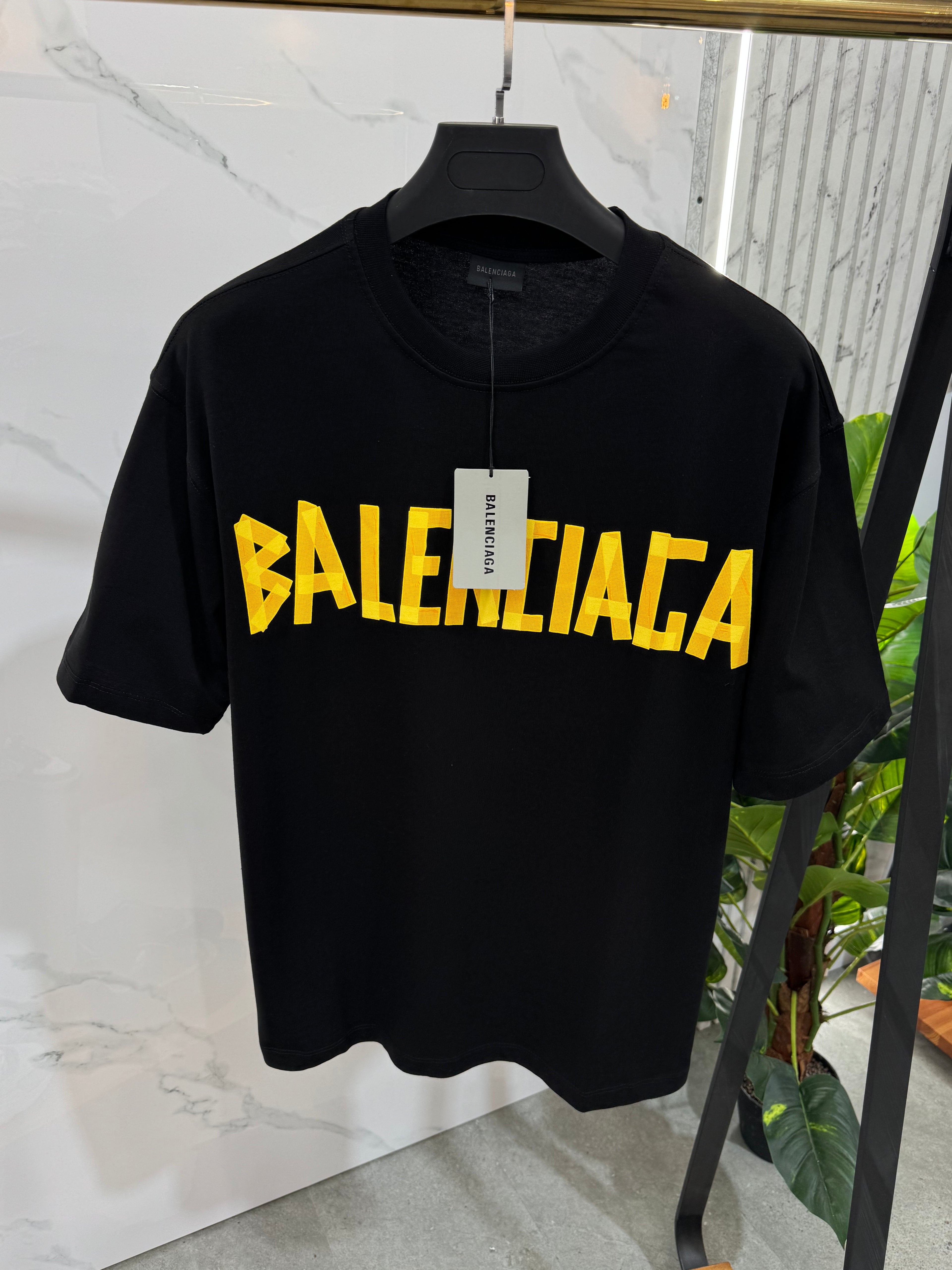 BALENCIAGA Tape Logo Oversized T-Shirt – Black/Yellow - NEW1759