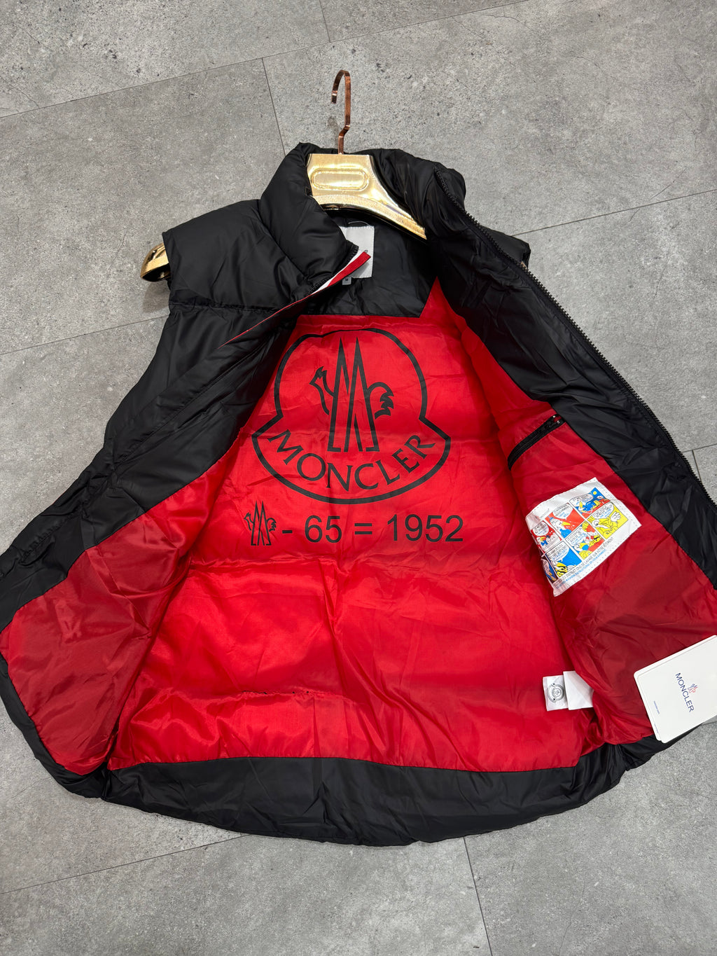 MONCLER Matte Down Vest – Matte Black / Red Interior - NEW1894