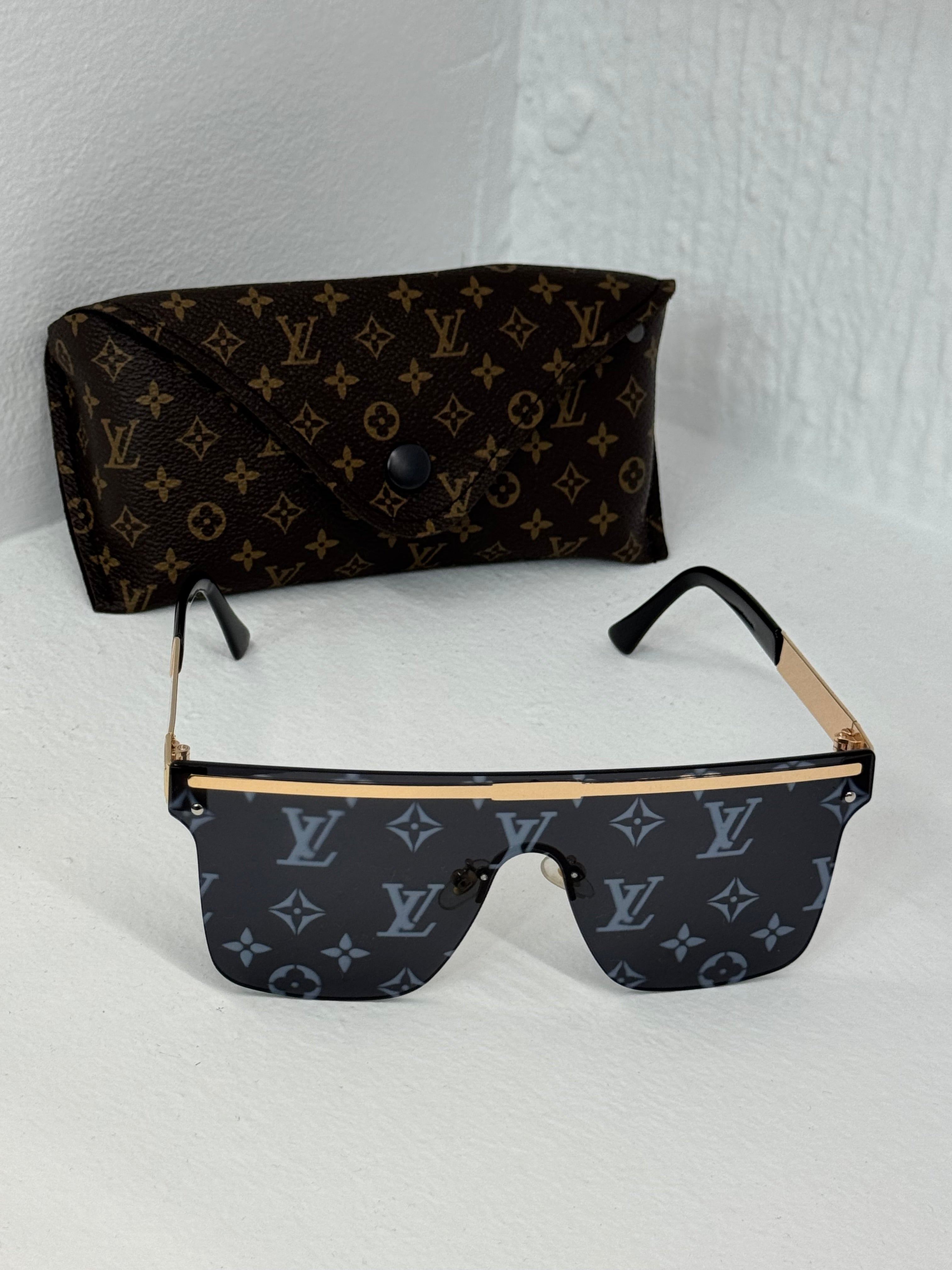 LOUIS VUITTON SUNGLASSE - NEW1246