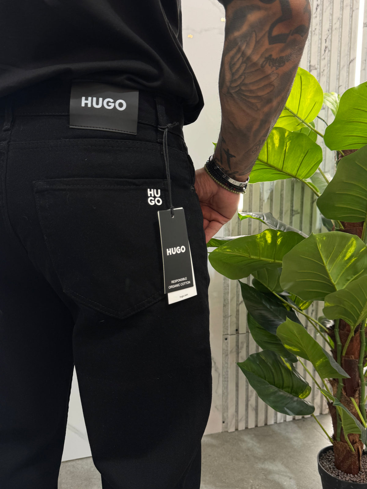 HUGO Straight / Regular Fit Jeans – Black - NEW1831