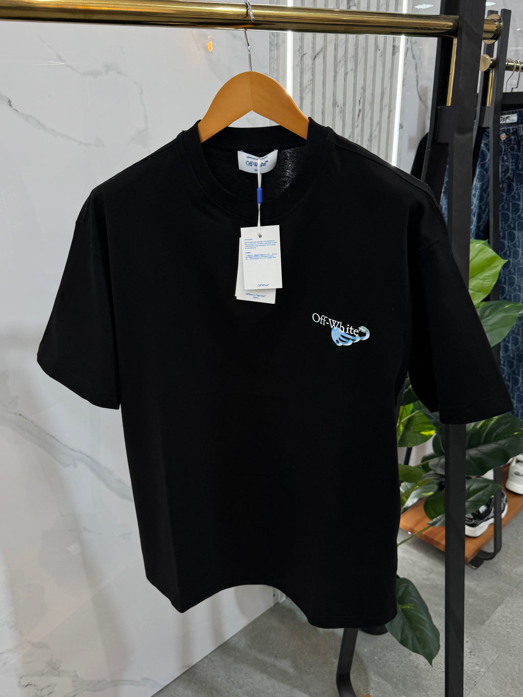 OFF-WHITE Praying Mantis & Floral Oversized T-Shirt – Black -NEW1760