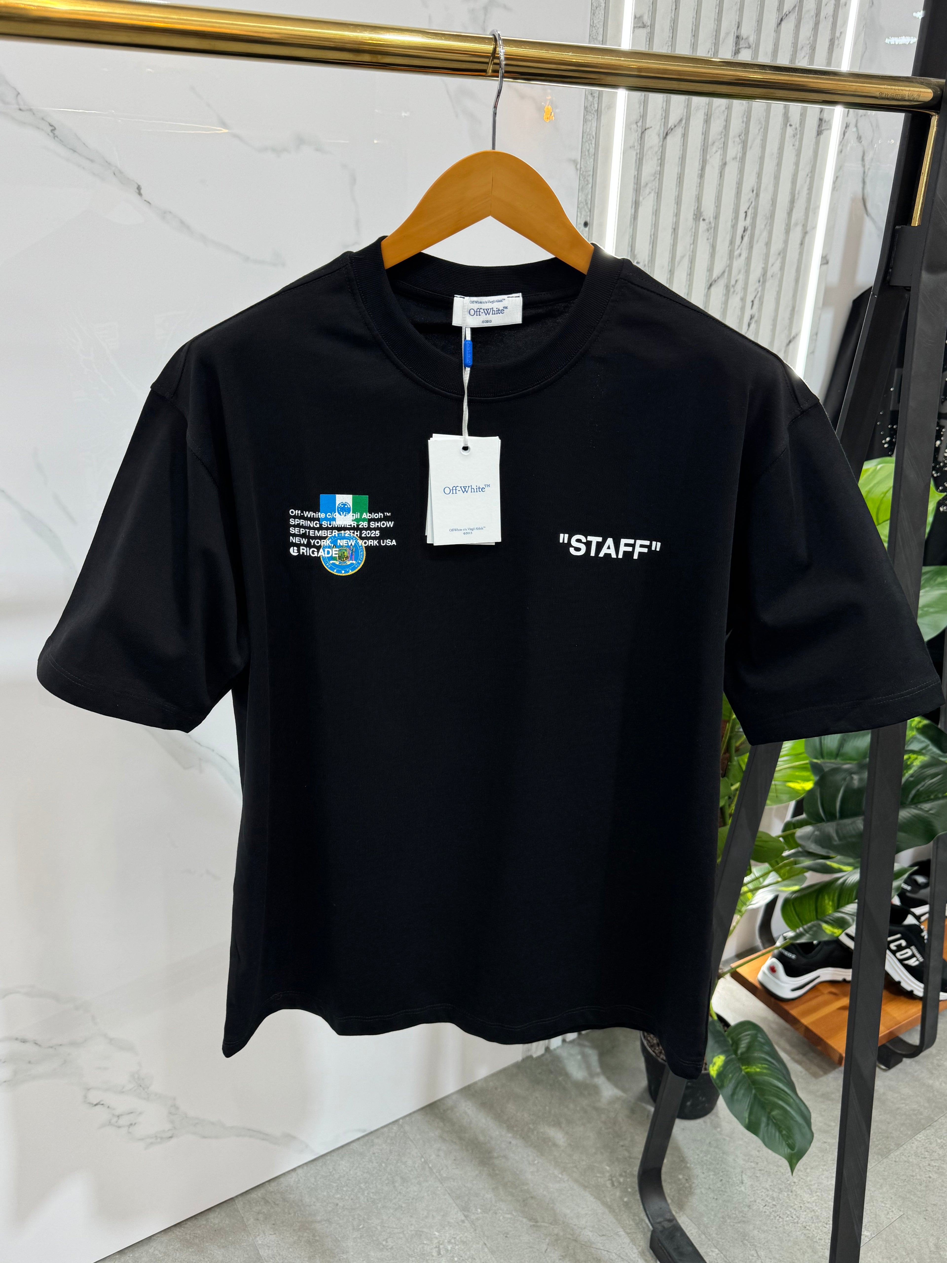 Off-White T-shirt "Eagle Pop Romance" - Black - NEW1672
