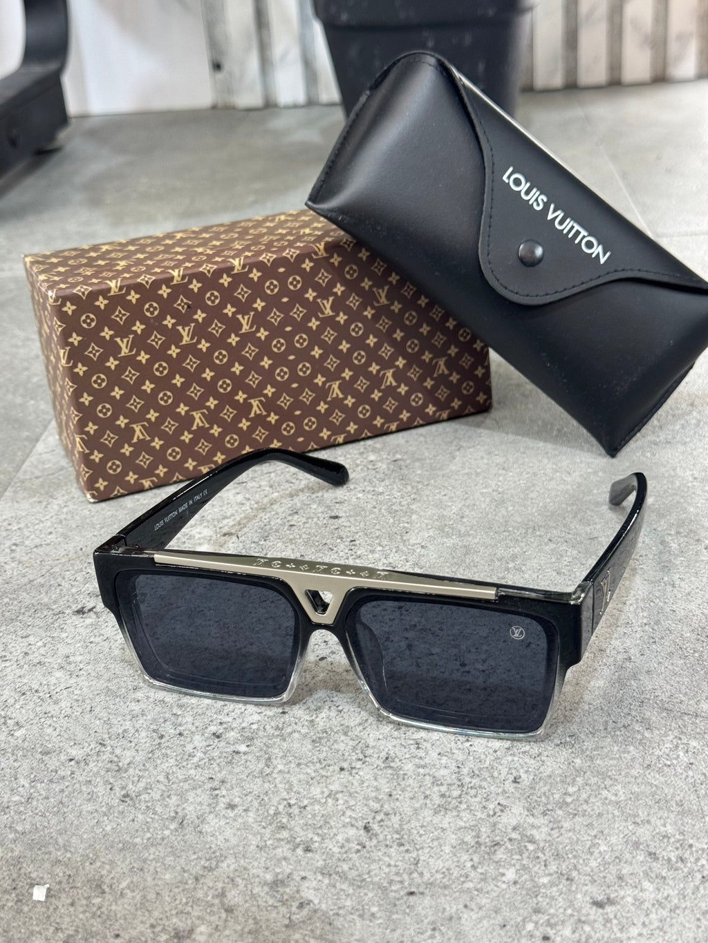 LOUIS VUITTON SUNGLASSE - NEW1709