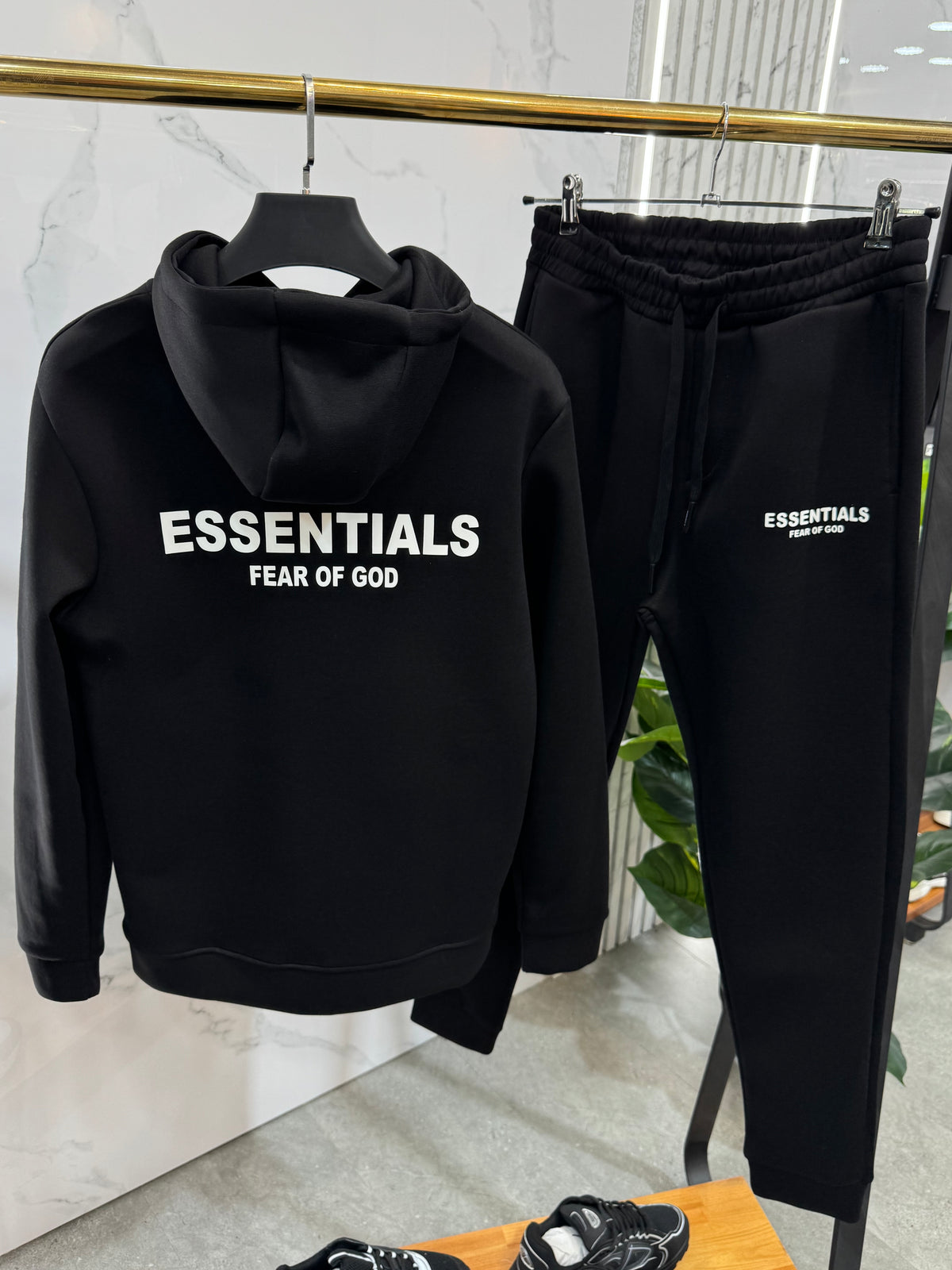 FEAR OF GOD ESSENTIALS Logo Printed Zipped Hoodie Tracksuit Set – Black - NEW1989