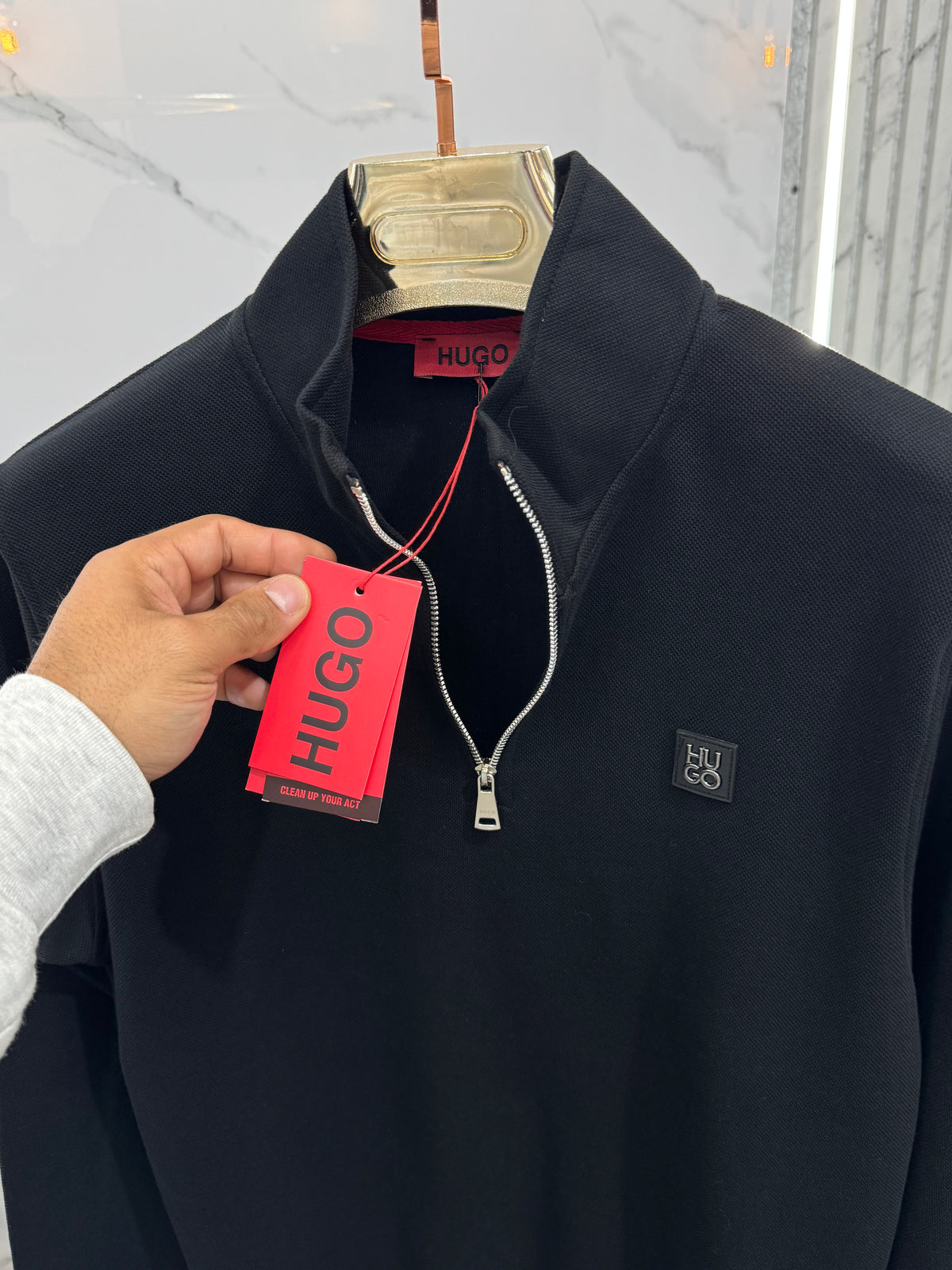 HUGO BOSS Stacked Logo Patch Half-Zip Sweatshirt – Black - NEW1948