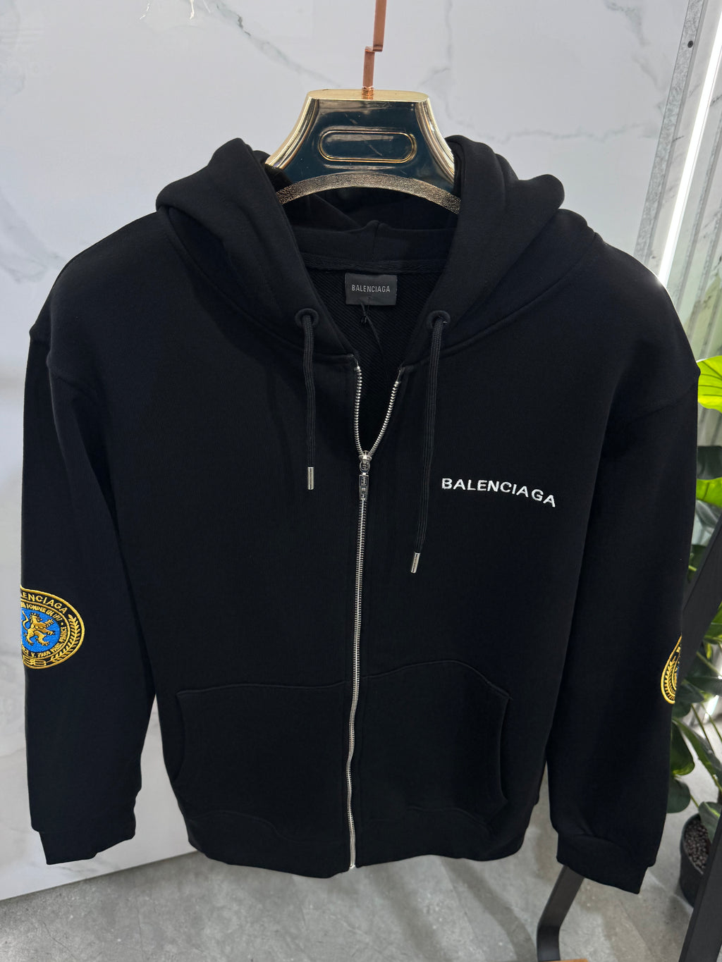 BALENCIAGA Crest Patch Zip-Up Hoodie – Black - NEW1943