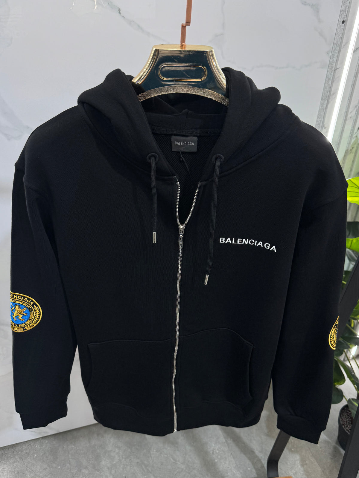 BALENCIAGA Crest Patch Zip-Up Hoodie – Black - NEW1943
