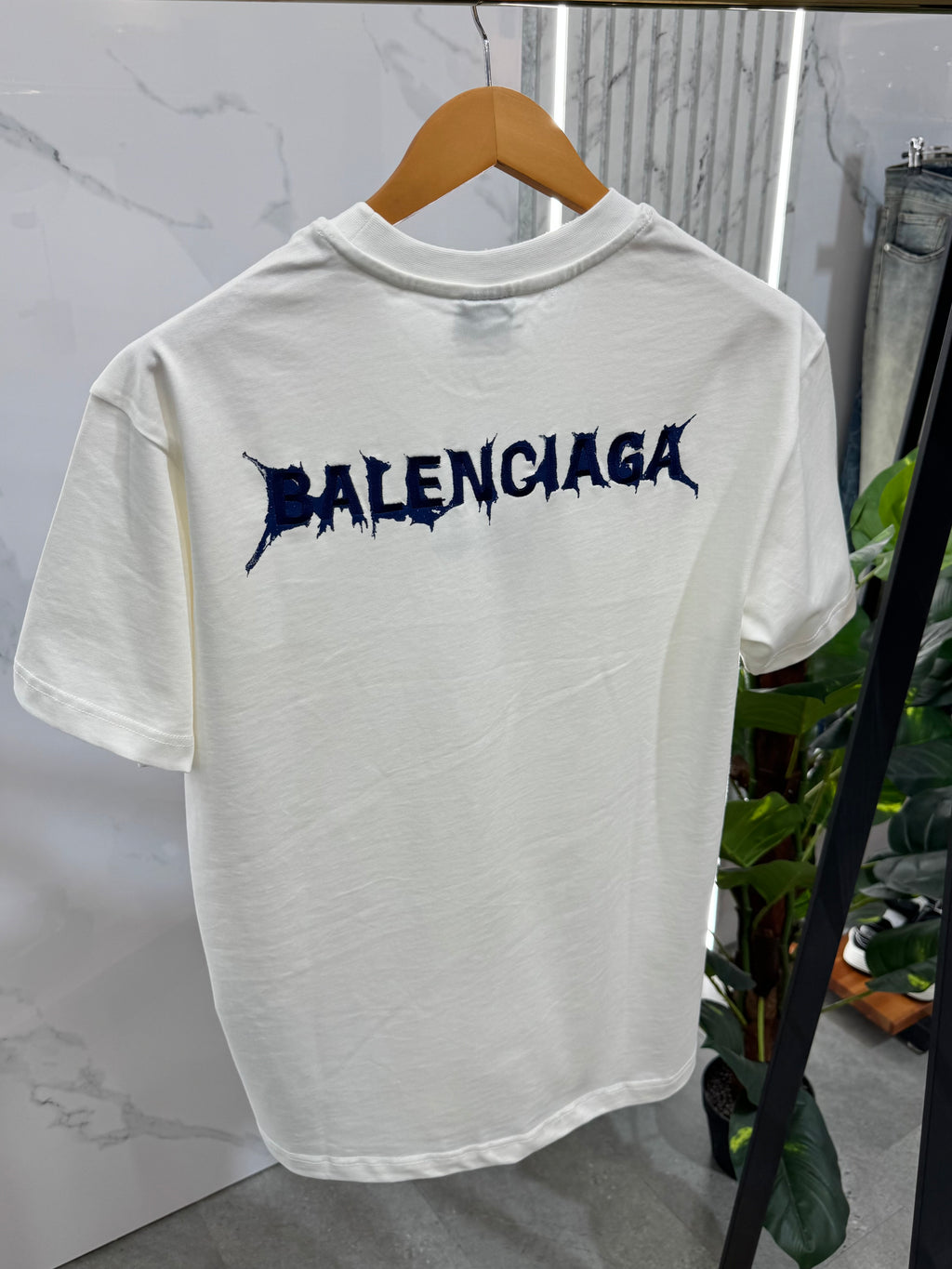 BALENCIAGA Metal Logo T-Shirt – White / Dark Blue - NEW1871