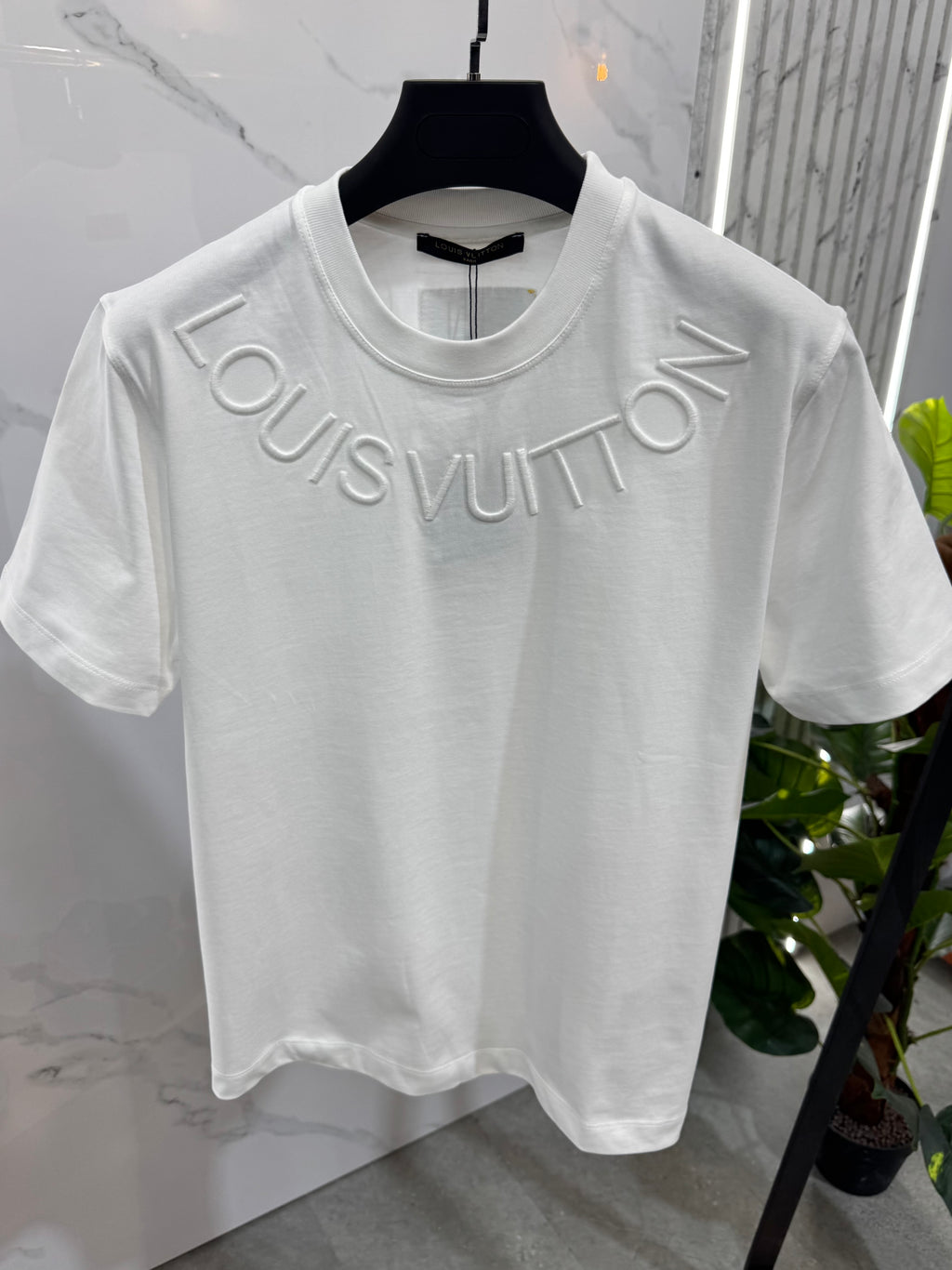 LOUIS VUITTON Curved Embossed Logo T-Shirt – White - NEW1921
