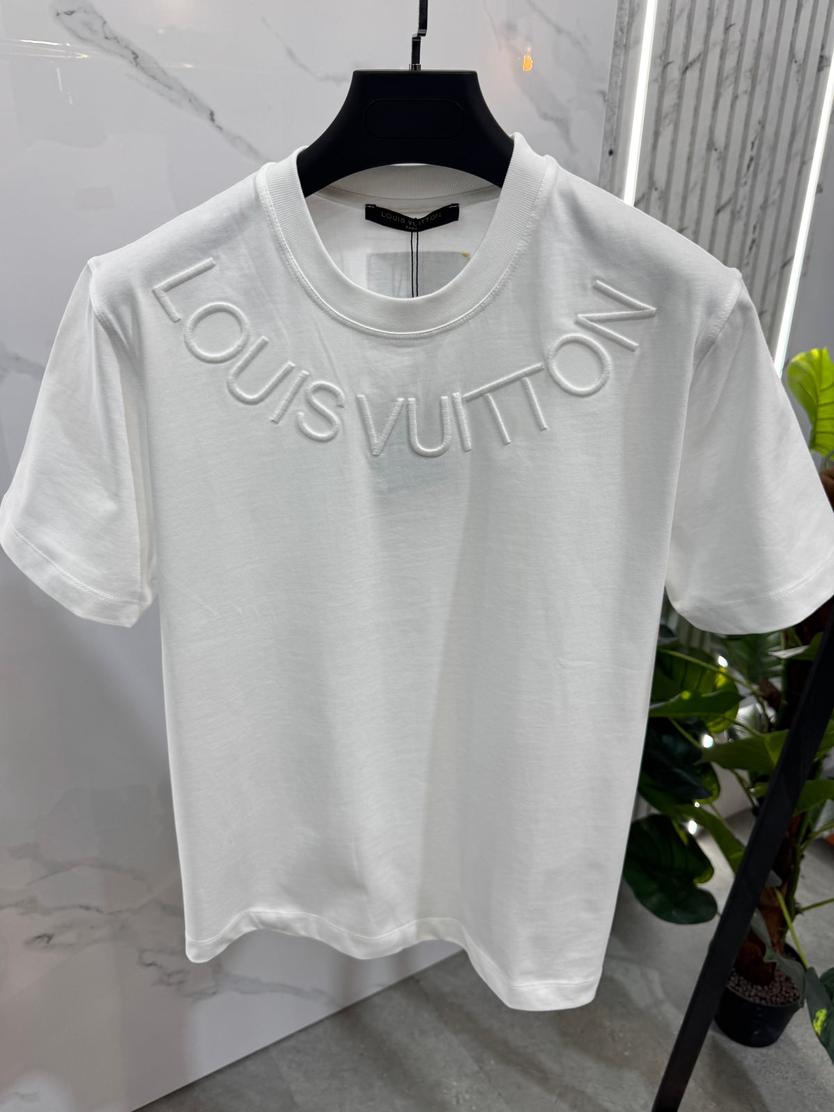 LOUIS VUITTON Curved Embossed Logo T-Shirt – White - NEW1921