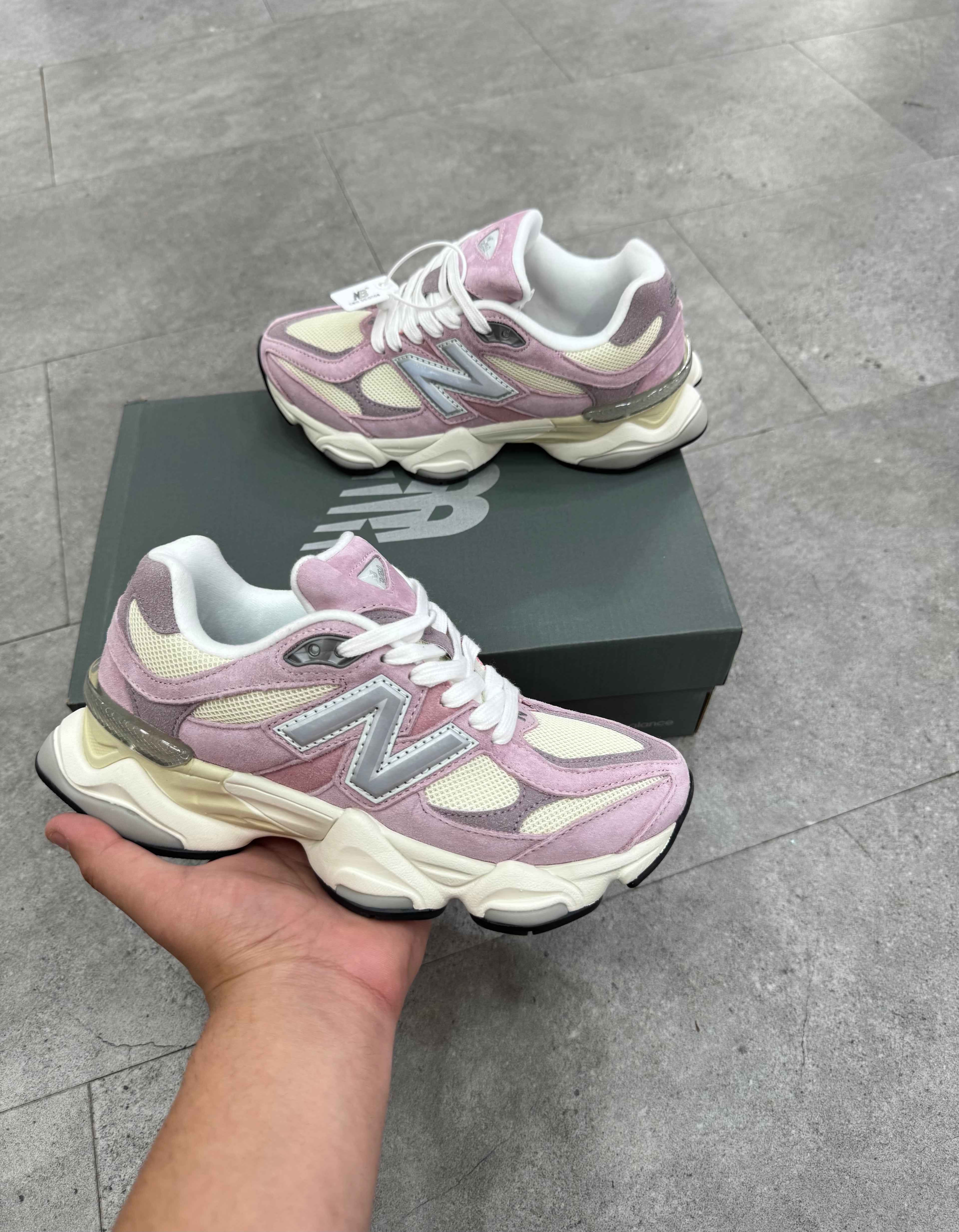 NEW BALANCE 9060 – Pink / Cream - NEW1806