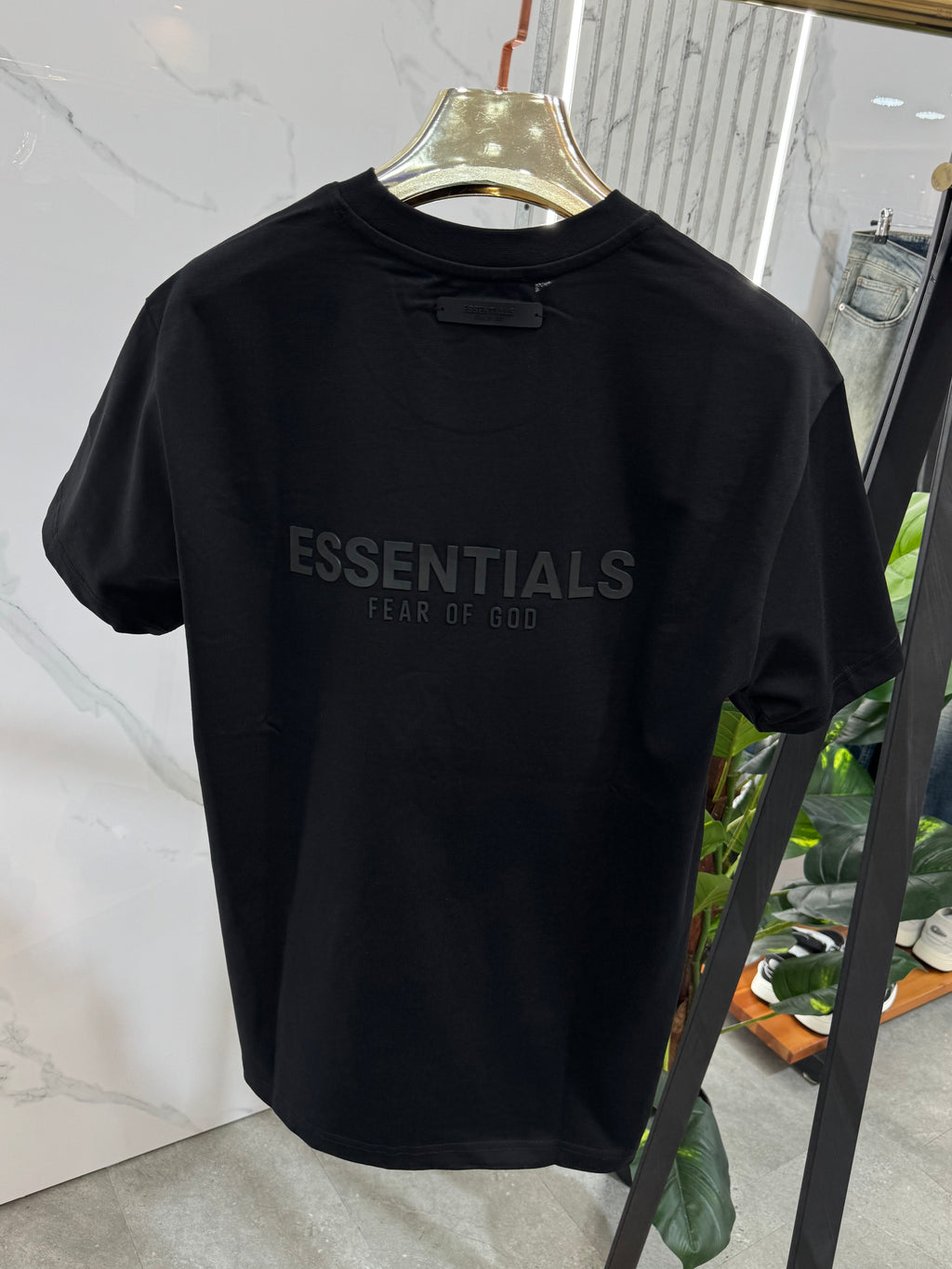 FEAR OF GOD ESSENTIALS T-Shirt – Black - NEW1885