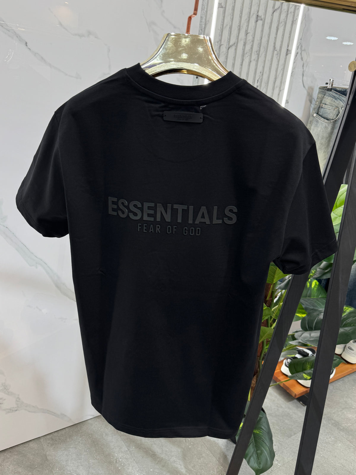 FEAR OF GOD ESSENTIALS T-Shirt – Black - NEW1885