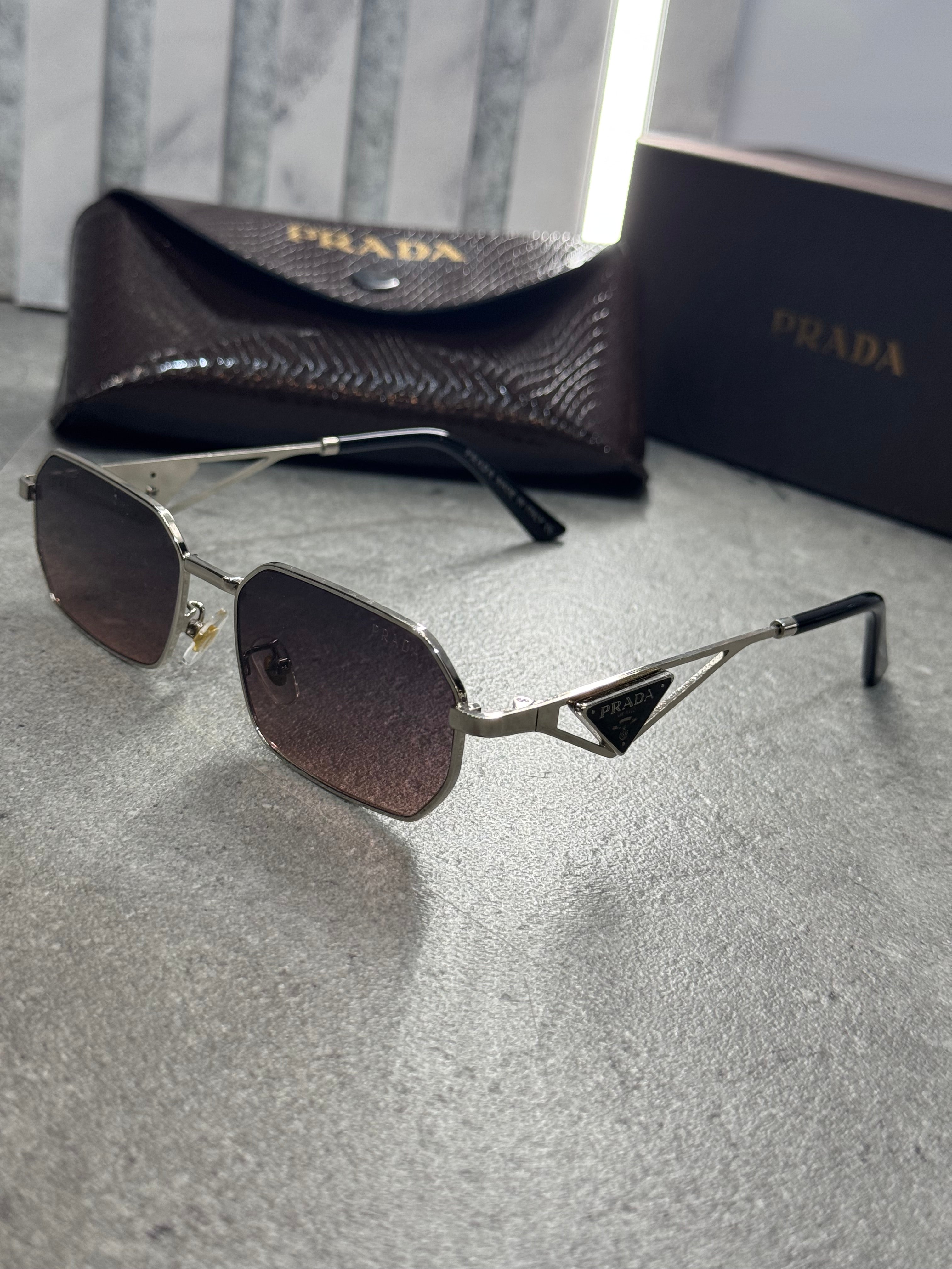 PRADA SUNGLASSE - NEW1551