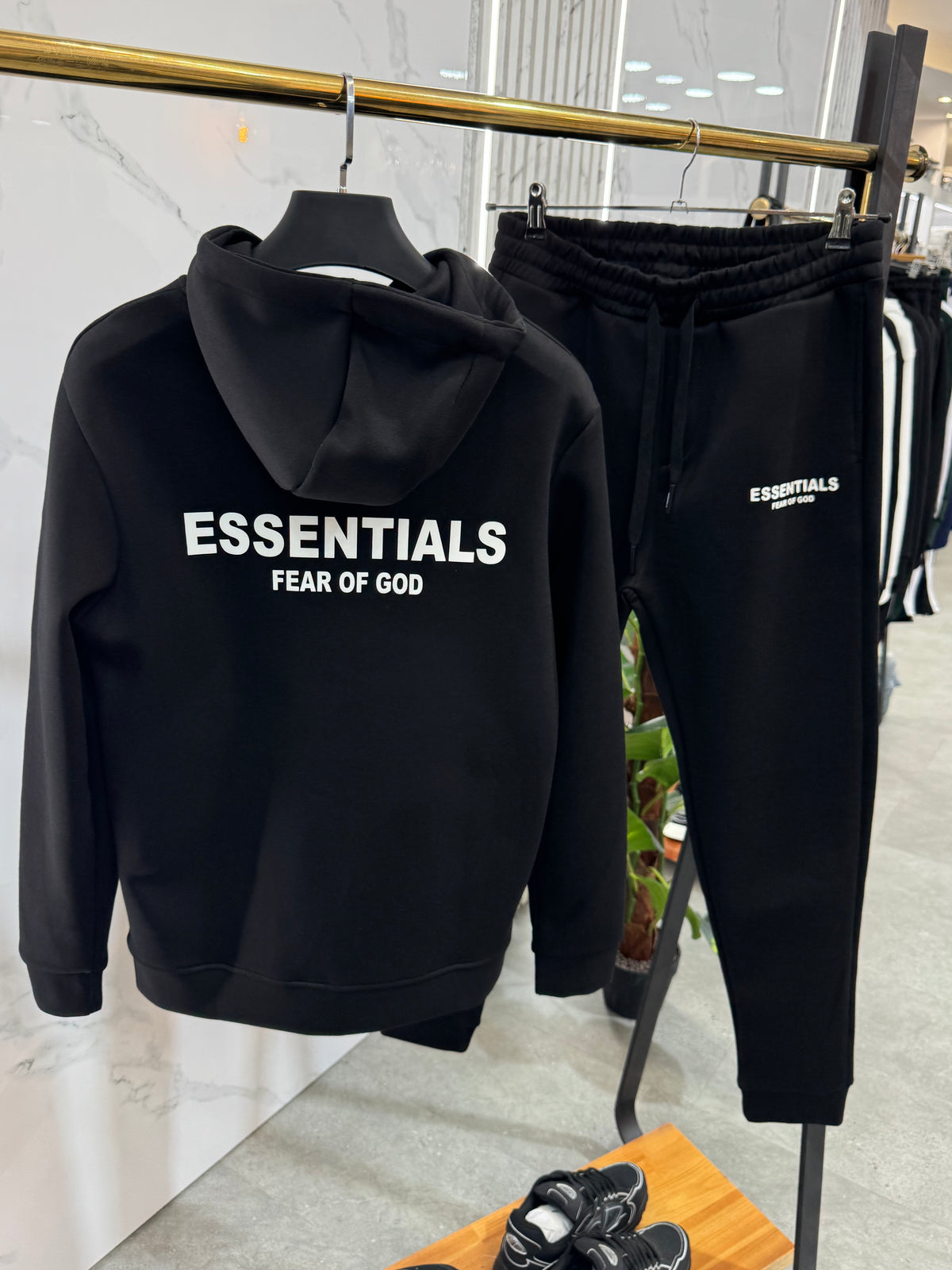 FEAR OF GOD ESSENTIALS Logo Printed Zipped Hoodie Tracksuit Set – Black - NEW1989
