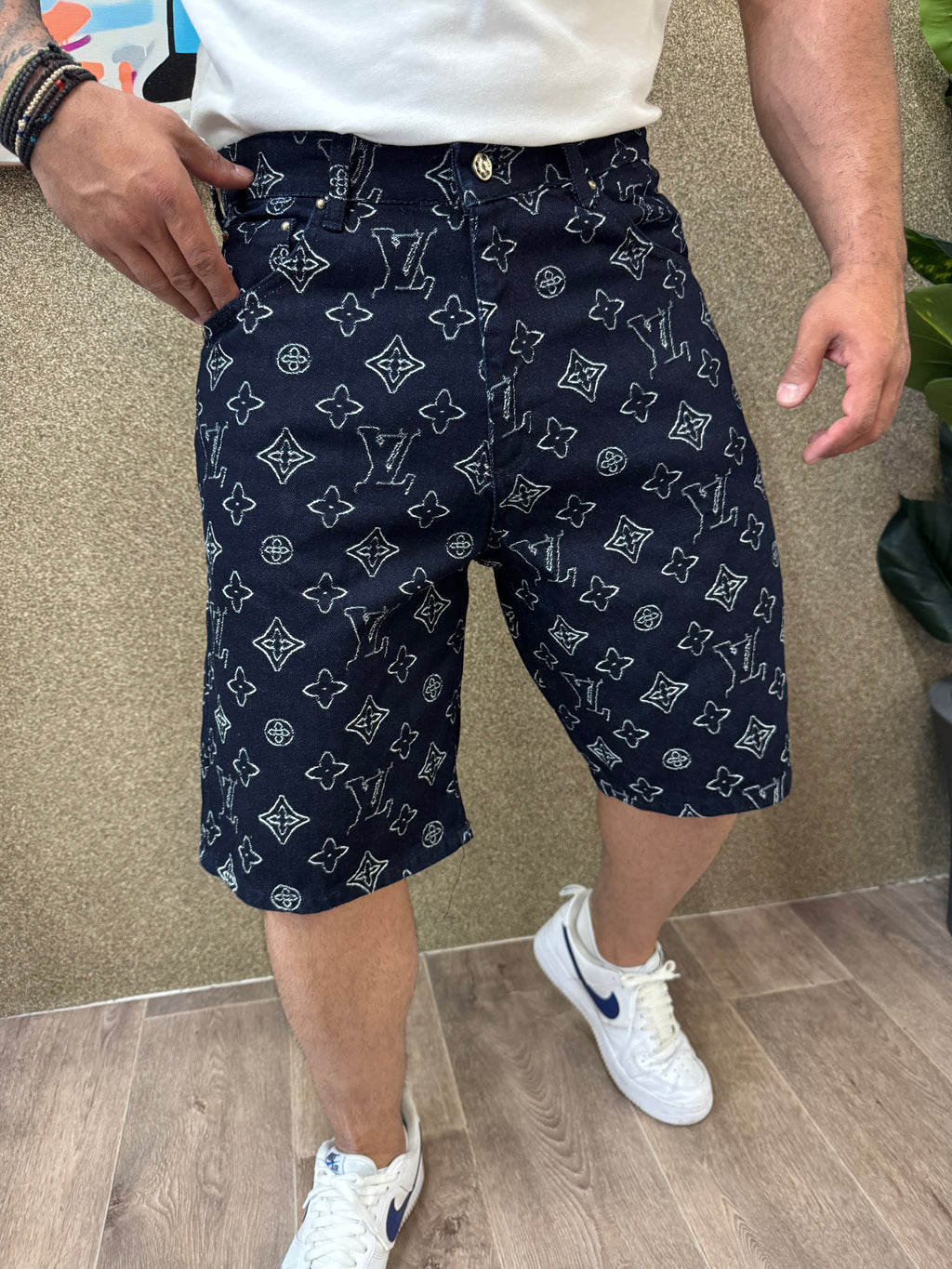 ΒΕΡΜΟΥΔΑ LOUIS VUITTON - NEW1577