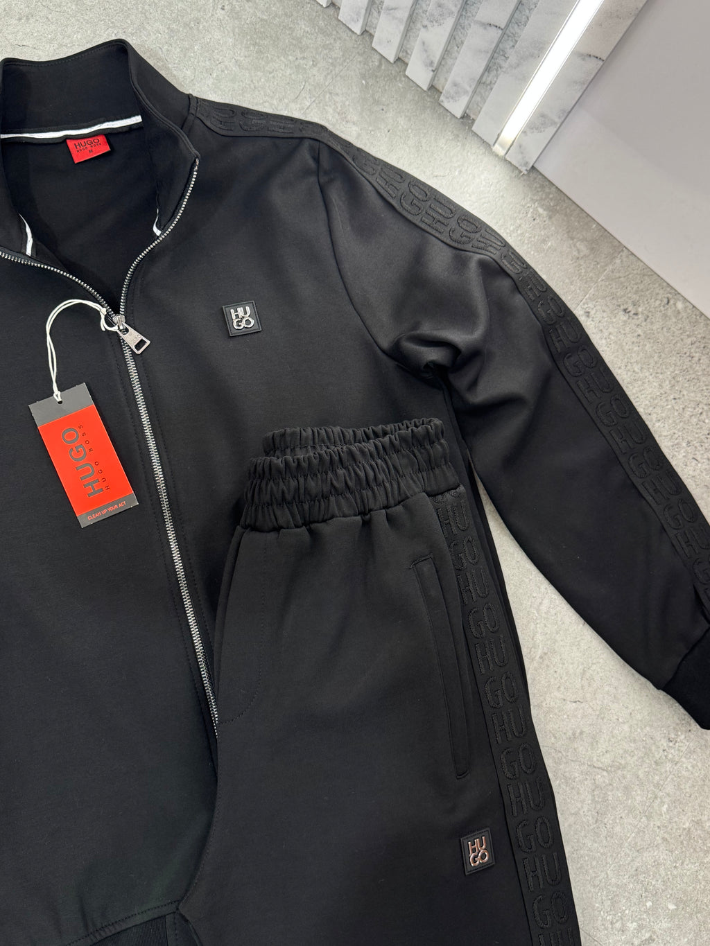 OUTFIT SET HUGO BOSS - NEW1237