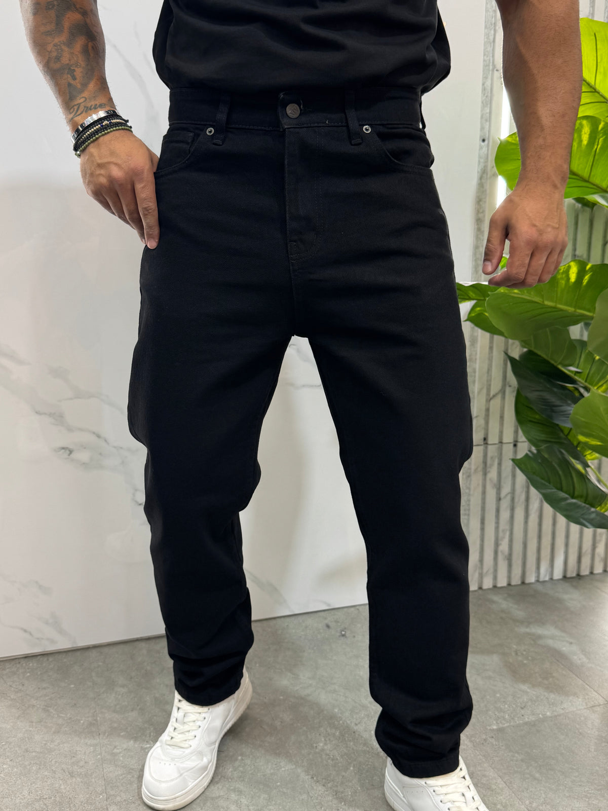 ARMANI EXCHANGE Regular Fit Jeans – Black / Rear Pocket Logo - NEW1833