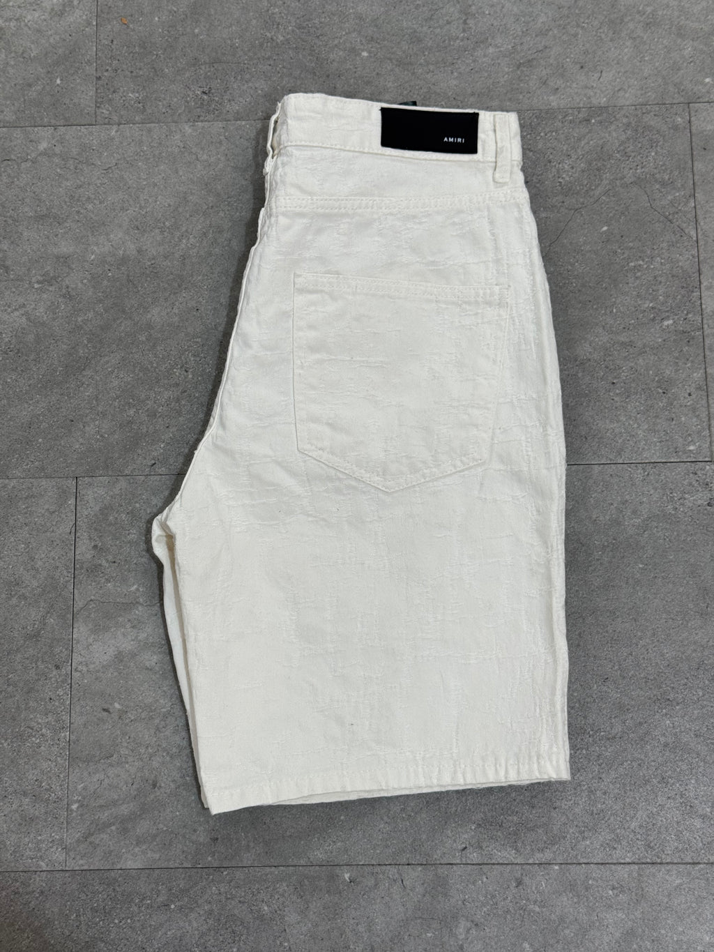 AMIRI Textured Emblem Denim Shorts – Off-White / Cream - NEW1782