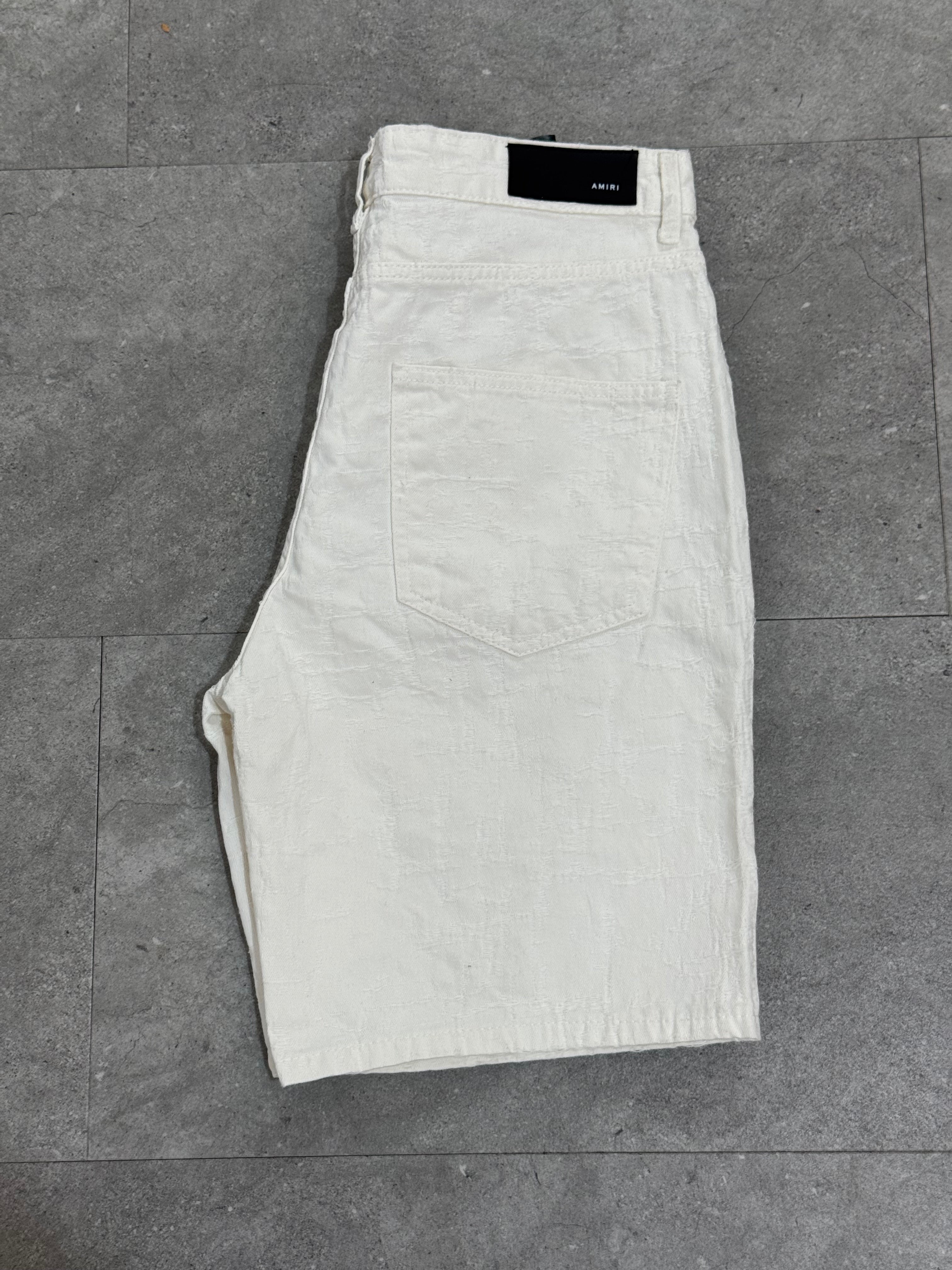 AMIRI Textured Emblem Denim Shorts – Off-White / Cream - NEW1782