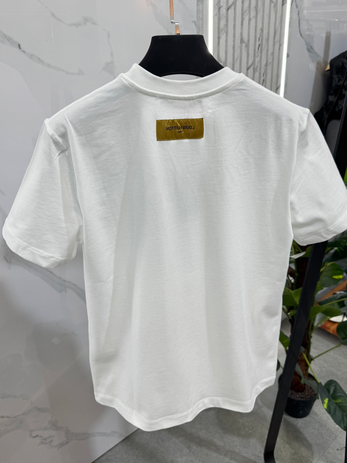 LOUIS VUITTON Curved Embossed Logo T-Shirt – White - NEW1921