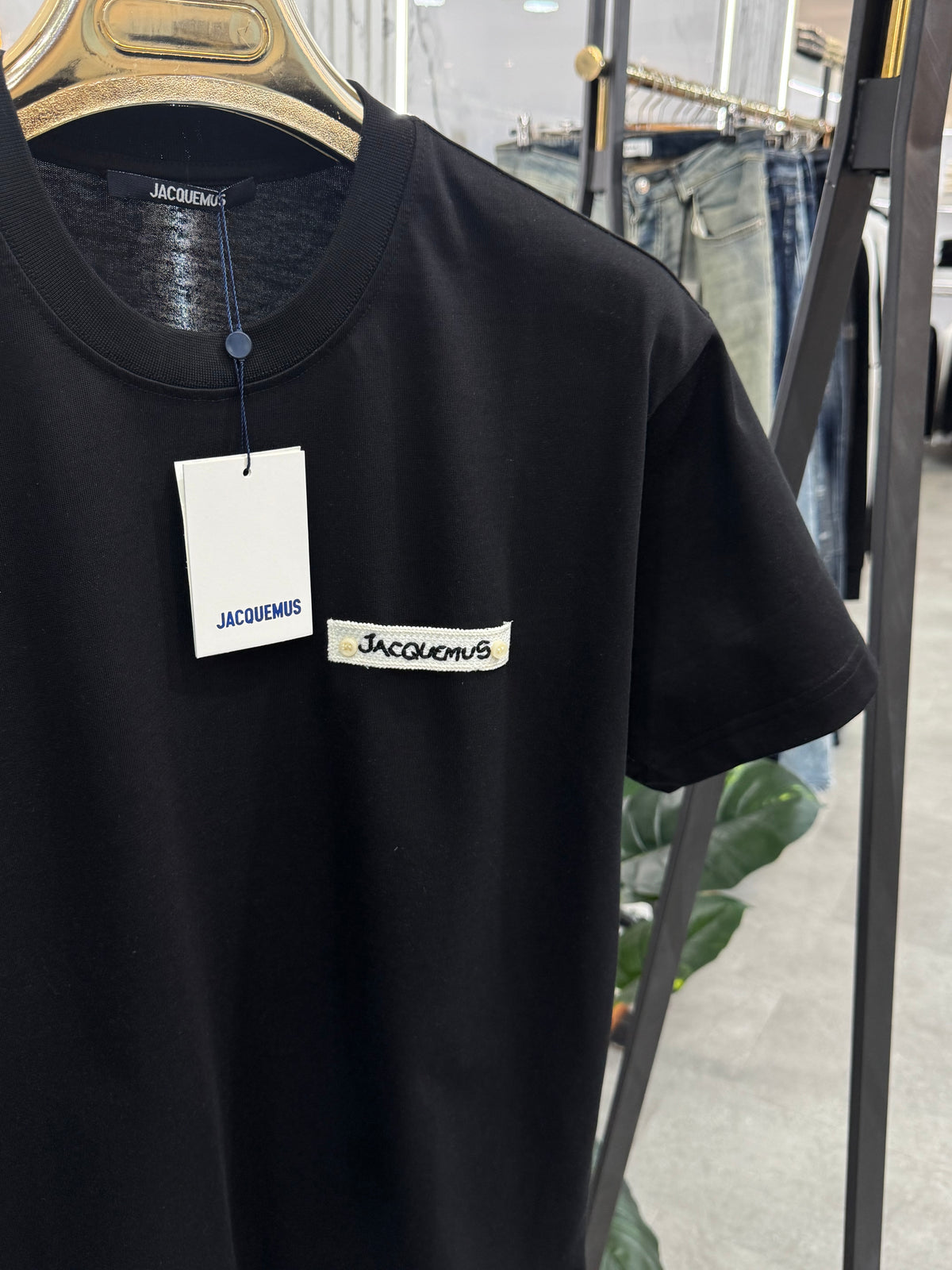 JACQUEMUS Logo Patch T-Shirt – Black - NEW1879