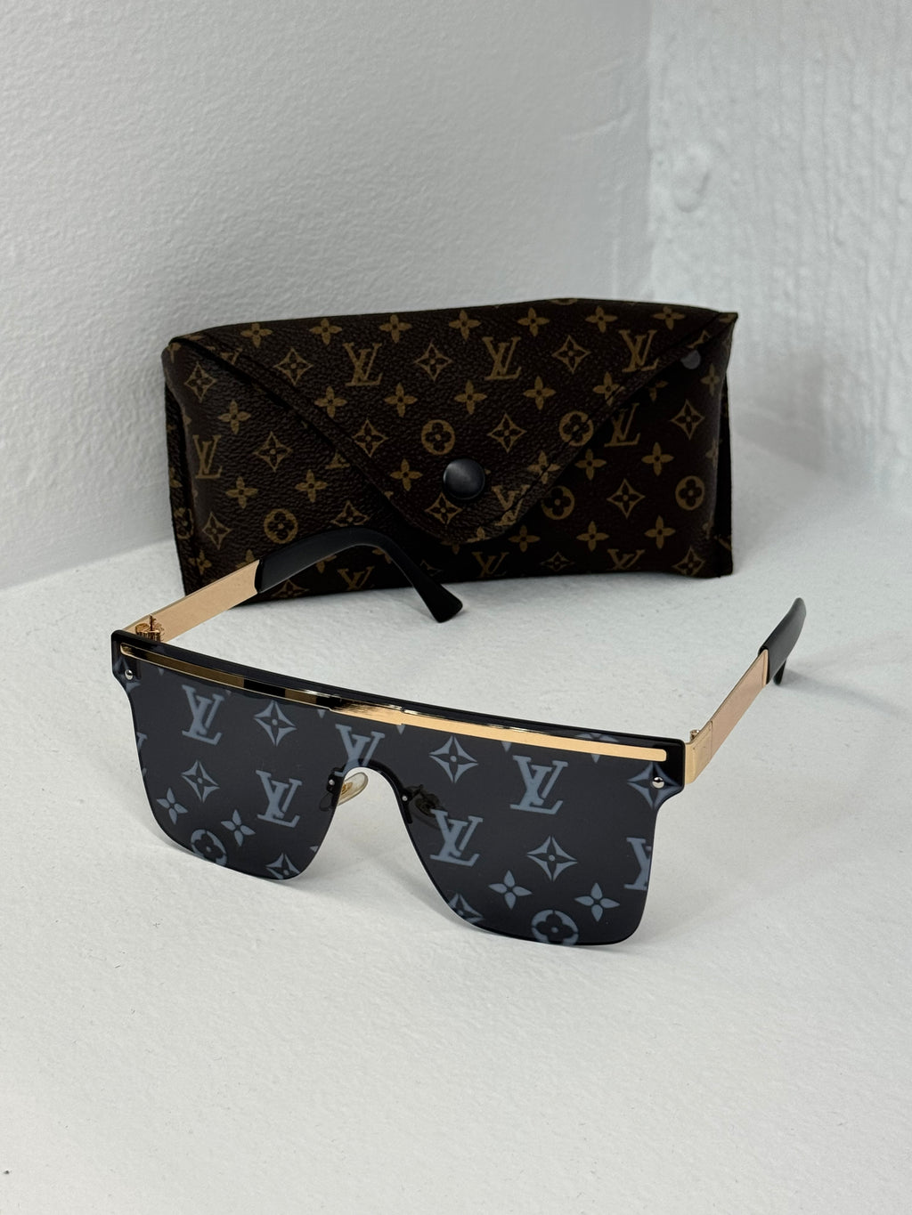 LOUIS VUITTON SUNGLASSE - NEW1246