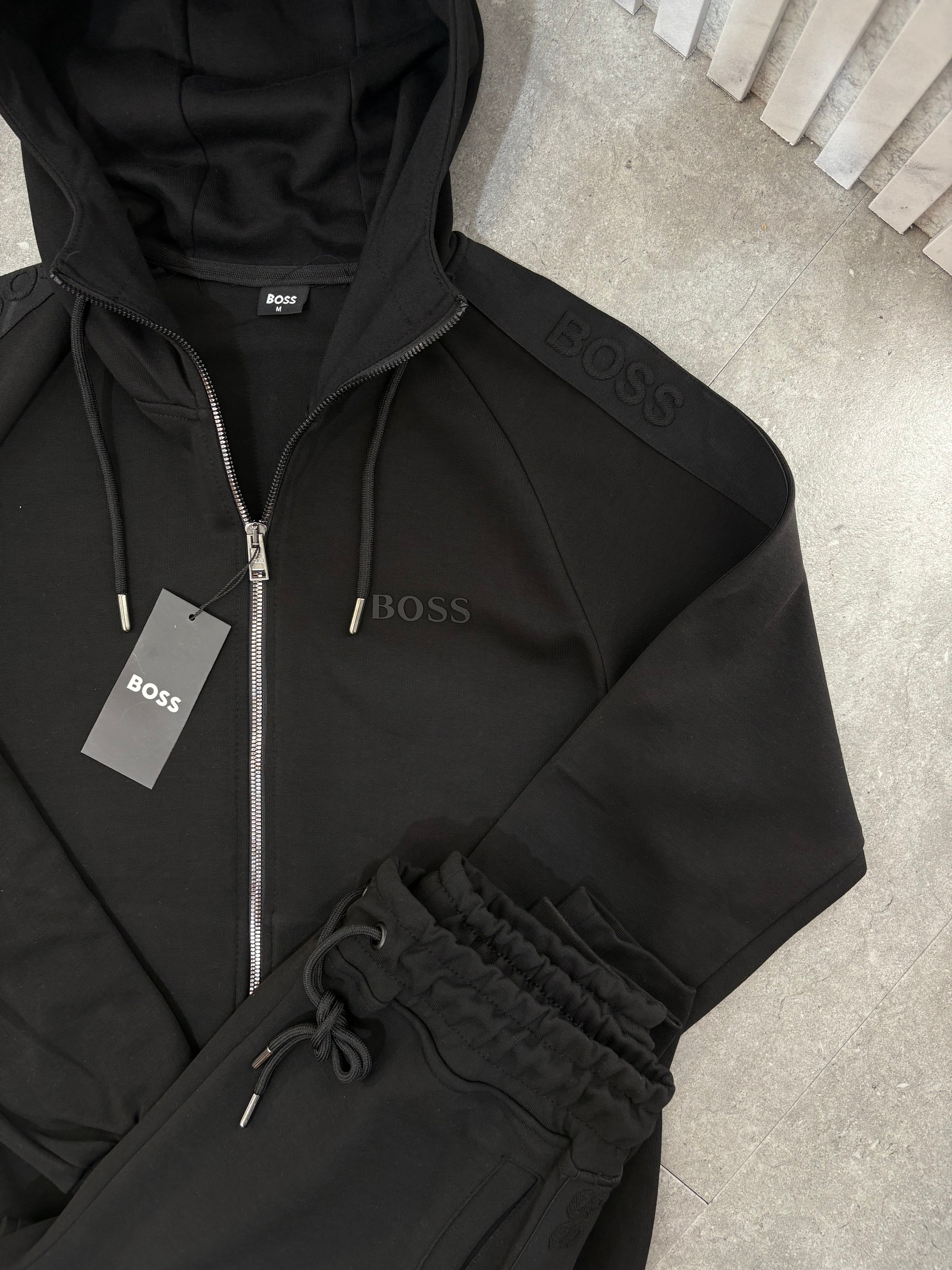 OUTFIT SET HUGO BOSS - NEW1276