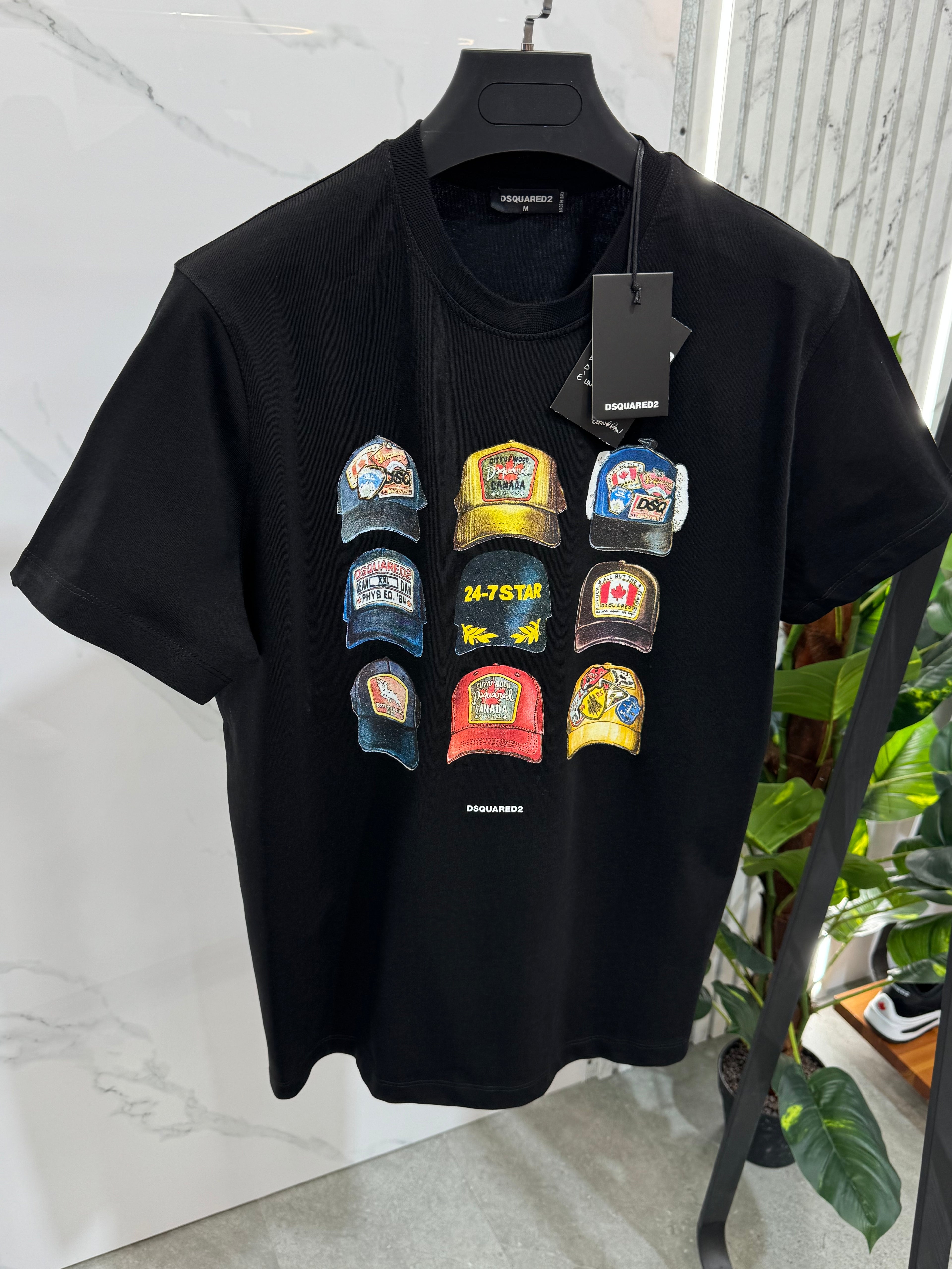 Dsquared2 Ανδρικό T-shirt "Multi-Caps Graphic" - Black - NEW1670