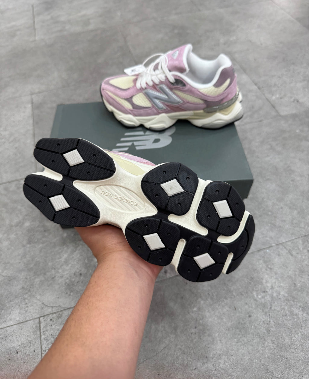 NEW BALANCE 9060 – Pink / Cream - NEW1806