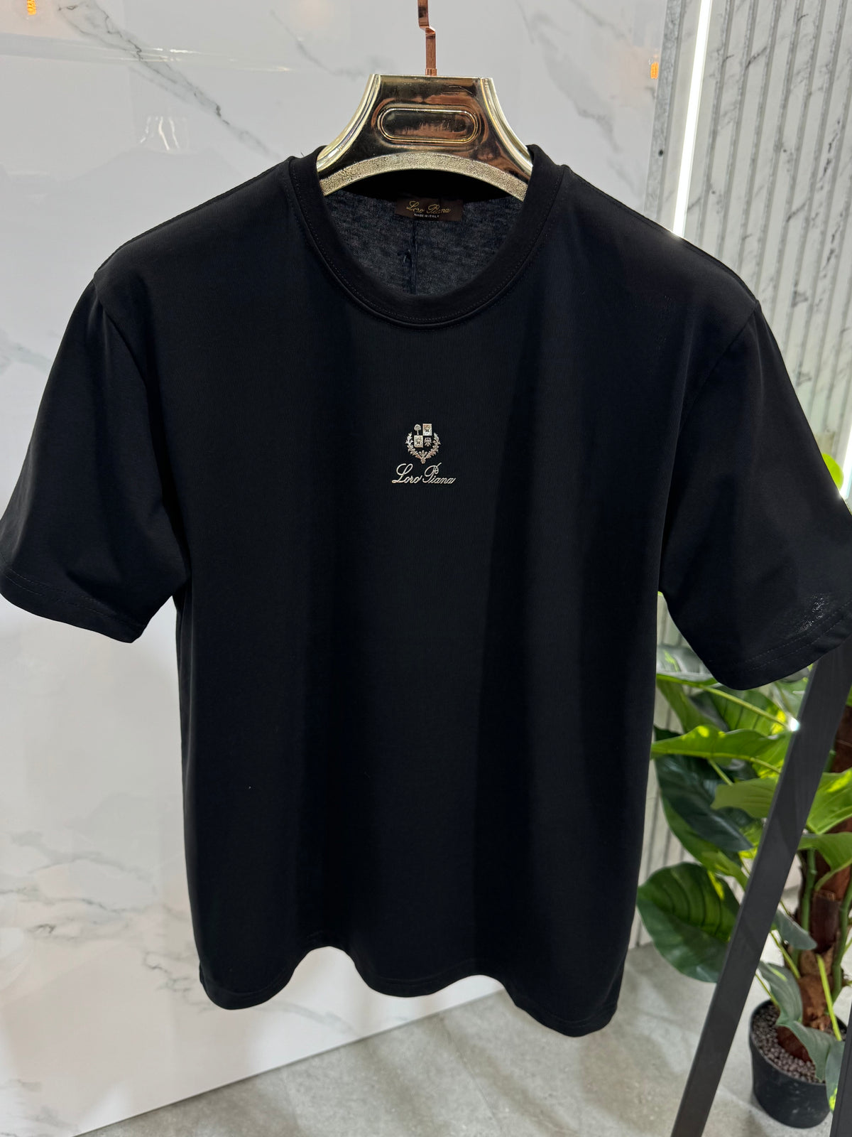 LORO PIANA Centered Crest Embroidered T-Shirt – Black - NEW1913