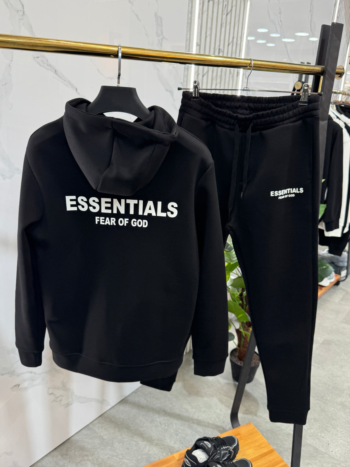 FEAR OF GOD ESSENTIALS Logo Printed Zipped Hoodie Tracksuit Set – Black - NEW1989