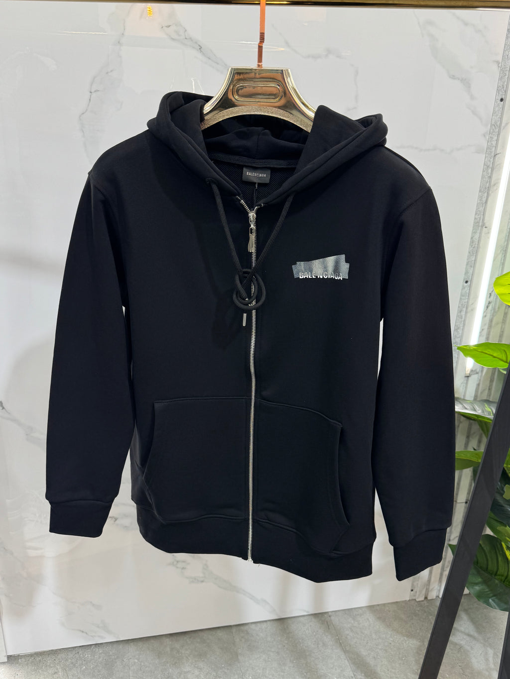 BALENCIAGA Tape Type Logo Zip-Up Hoodie – Black - NEW1938