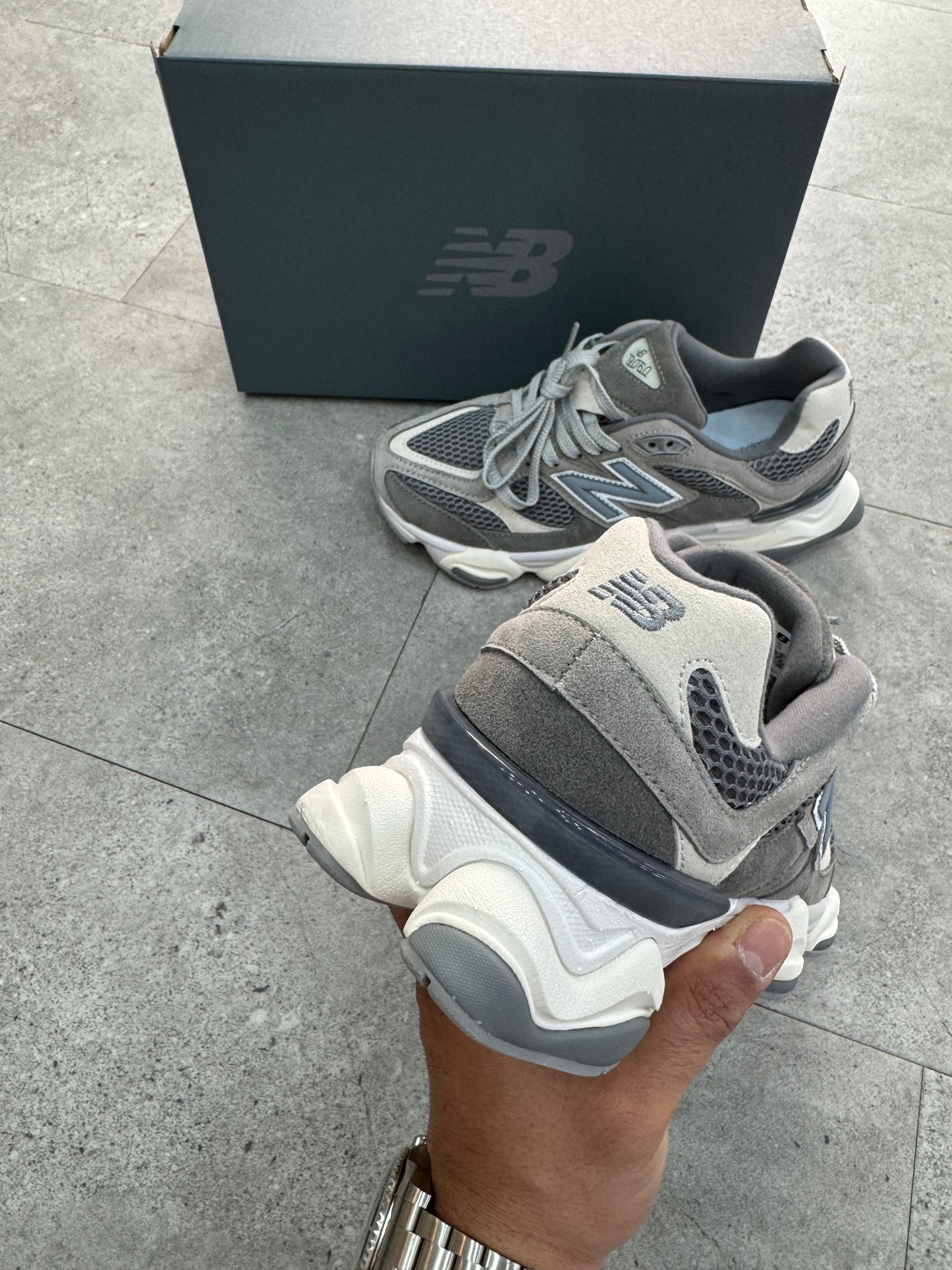 New Balance 9060 "Rain Cloud / Grey" - NEW1624