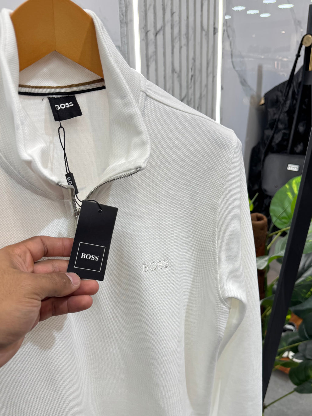 BOSS Quarter-Zip Mock Neck Pullover – White - NEW1923