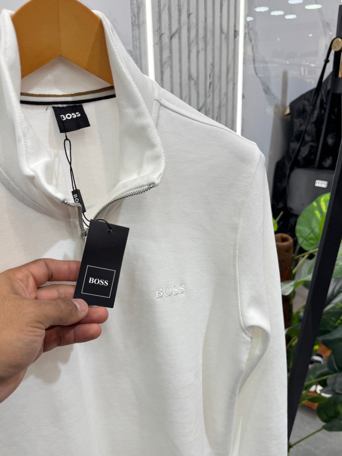BOSS Quarter-Zip Mock Neck Pullover – White - NEW1923